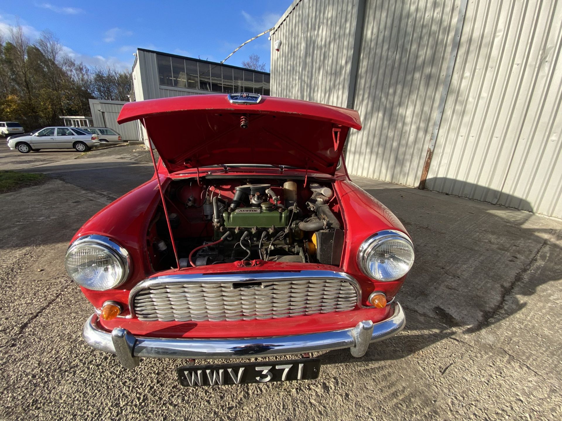 Austin Mini Deluxe - Image 45 of 48