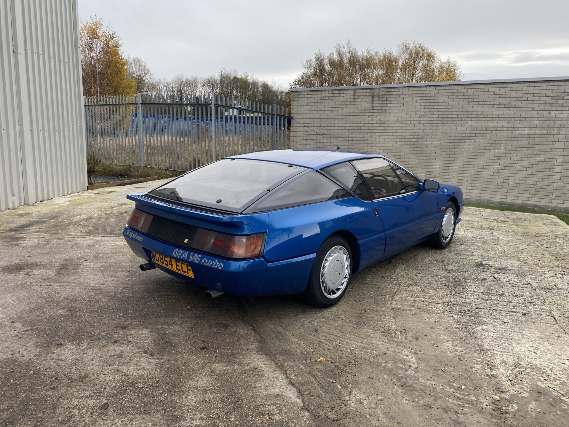 Renault Alpine GTA Turbo - Image 2 of 53