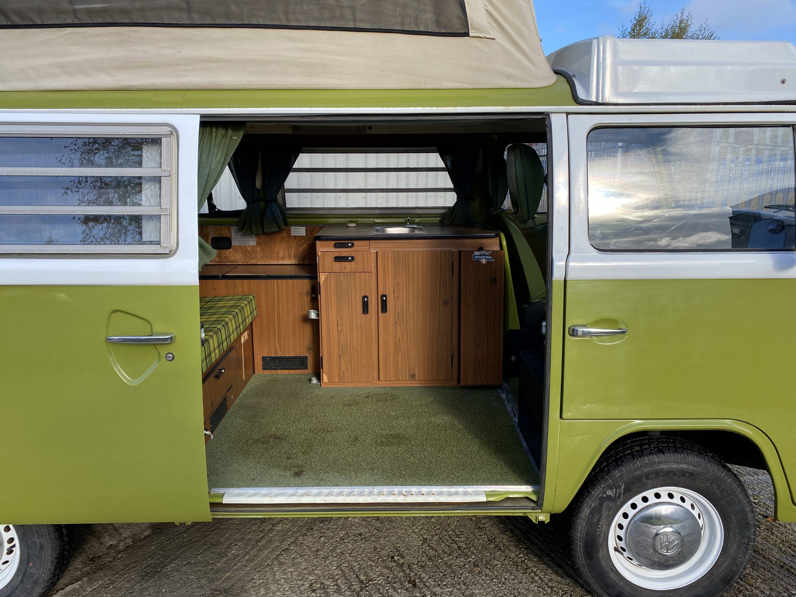 Volkswagen T2 Westfalia Camper - Image 58 of 83