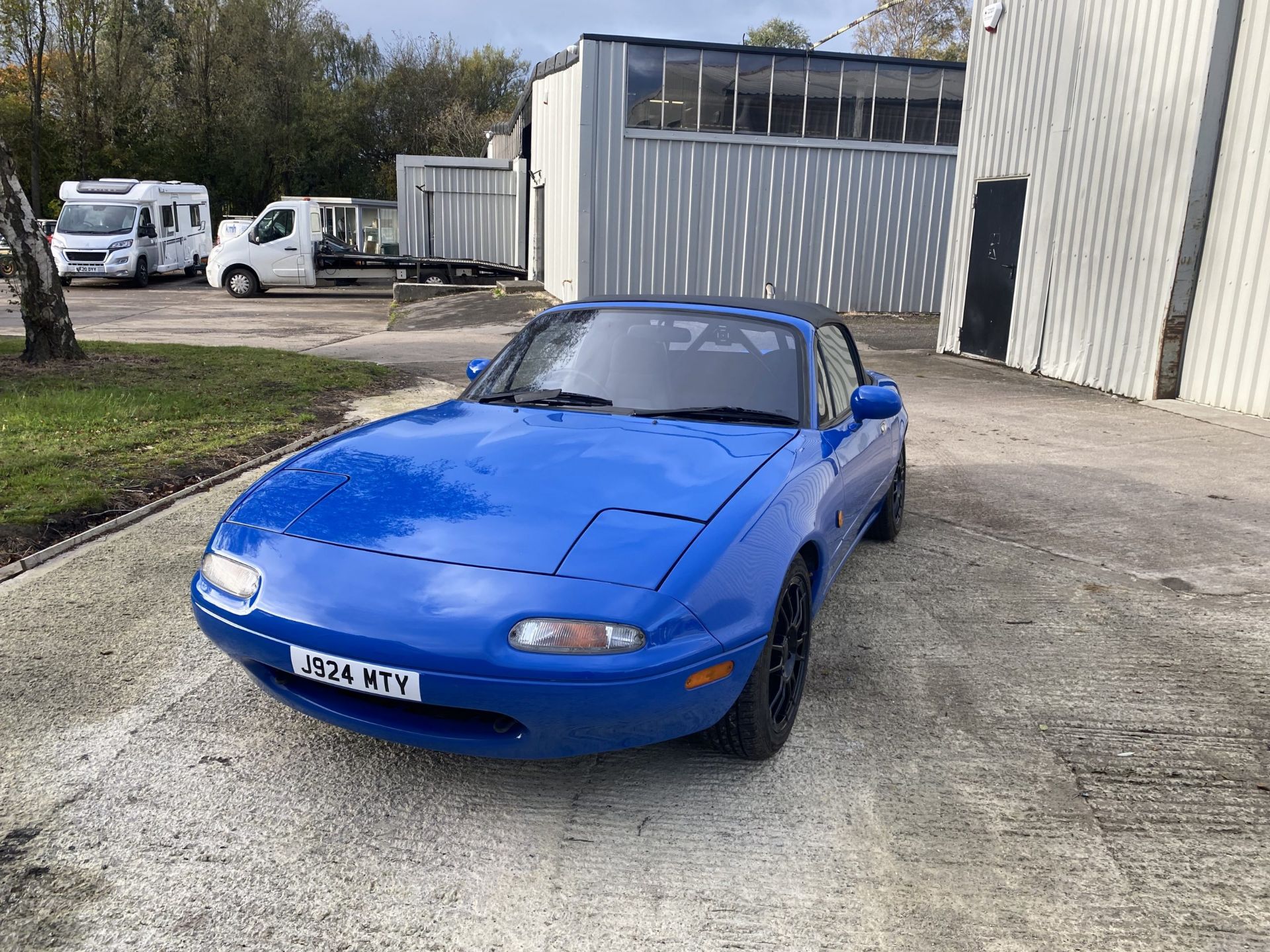 Mazda MX5 - Image 10 of 29