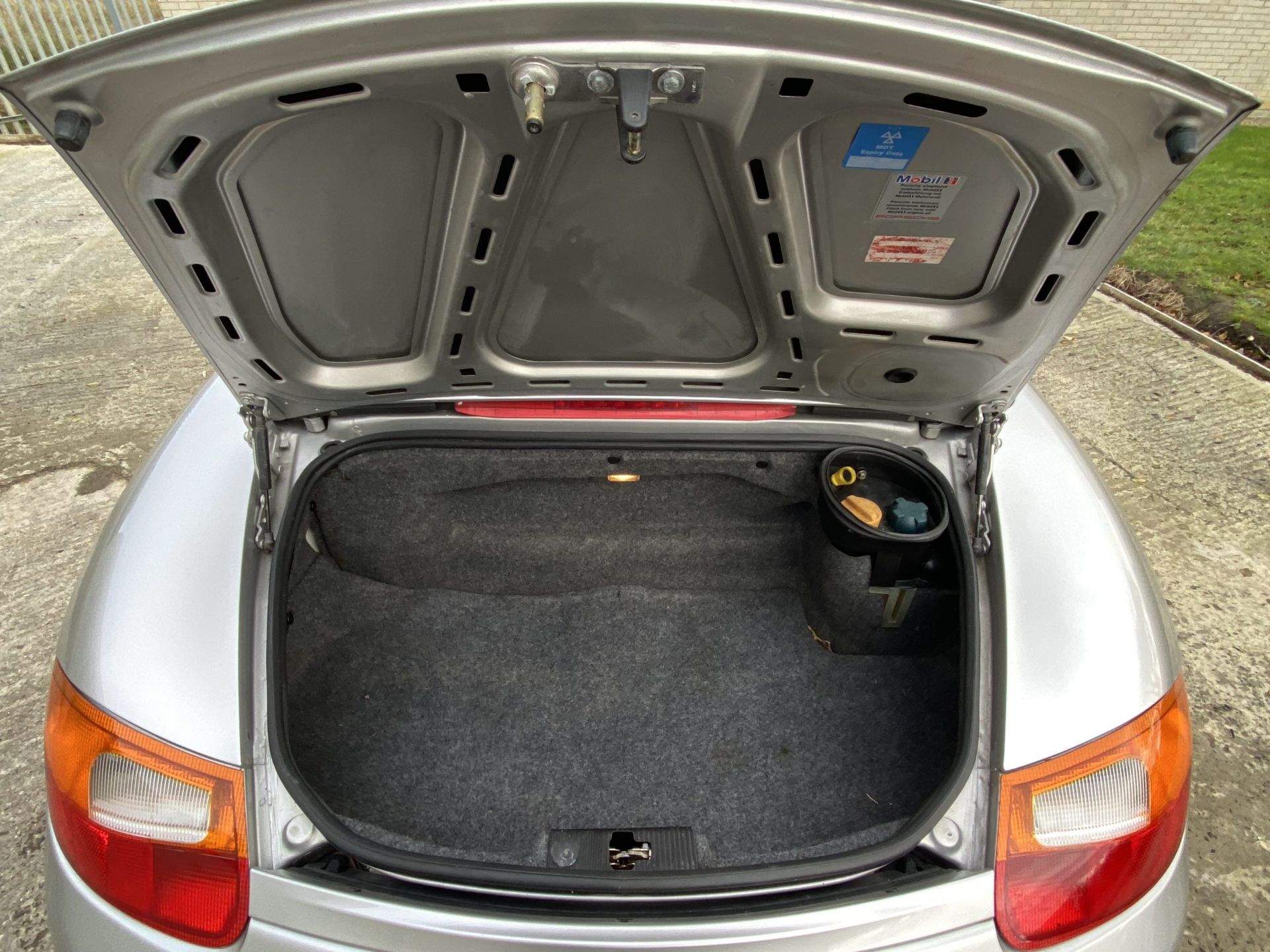 Porsche Boxster 2.5 - Image 36 of 41