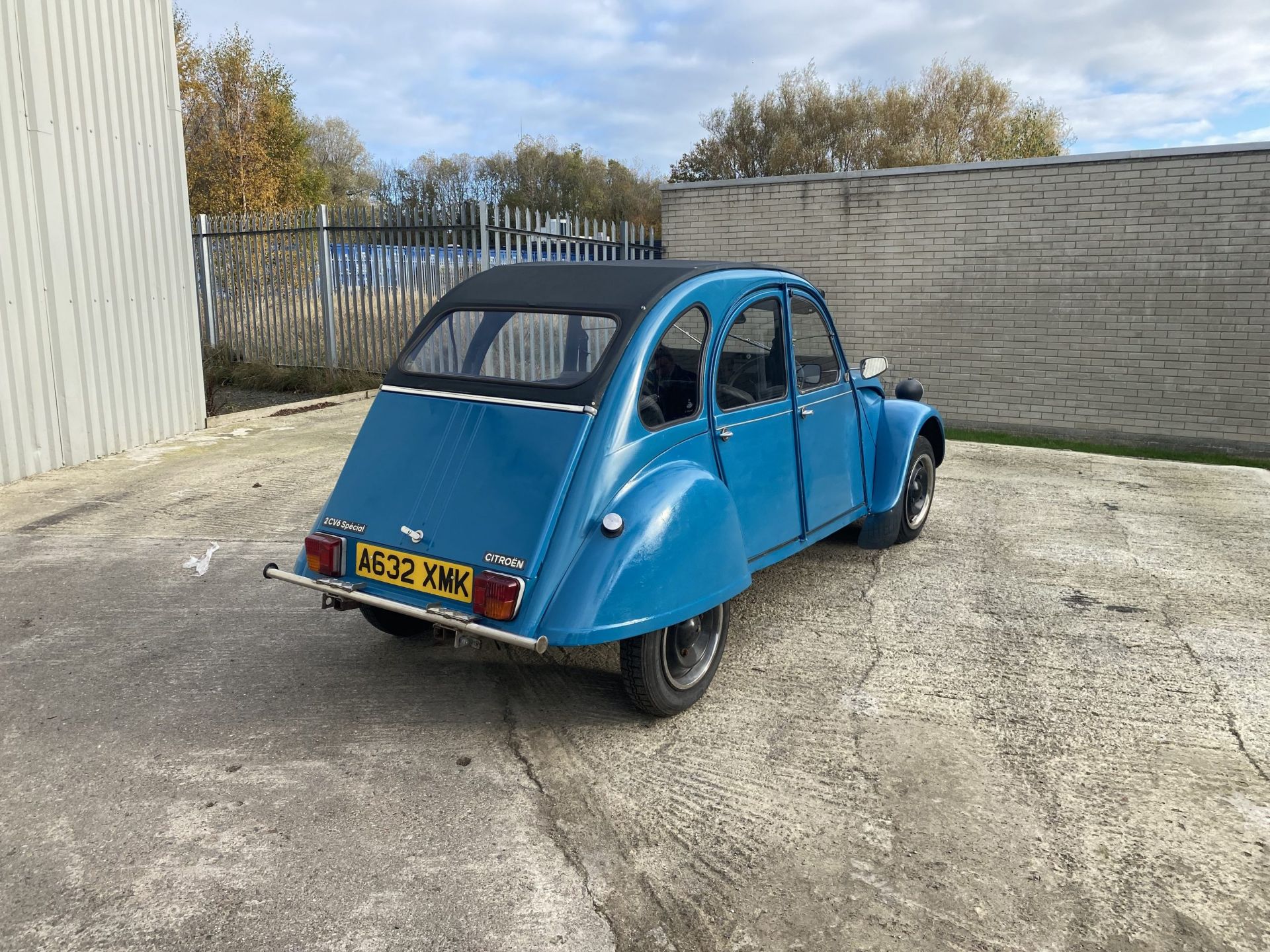 Citroen 2CV - Image 2 of 31