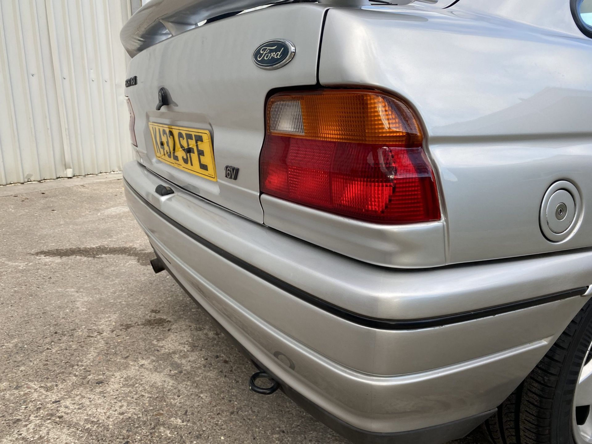 Ford Escort XR3i - Image 15 of 40