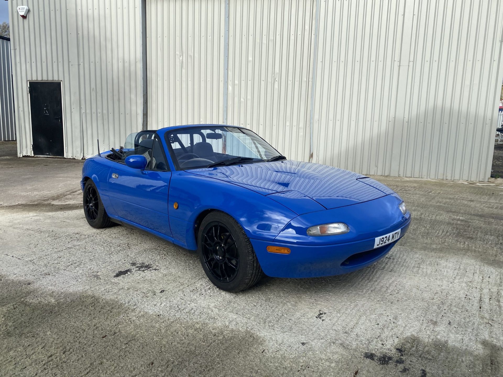 Mazda MX5 - Image 13 of 29