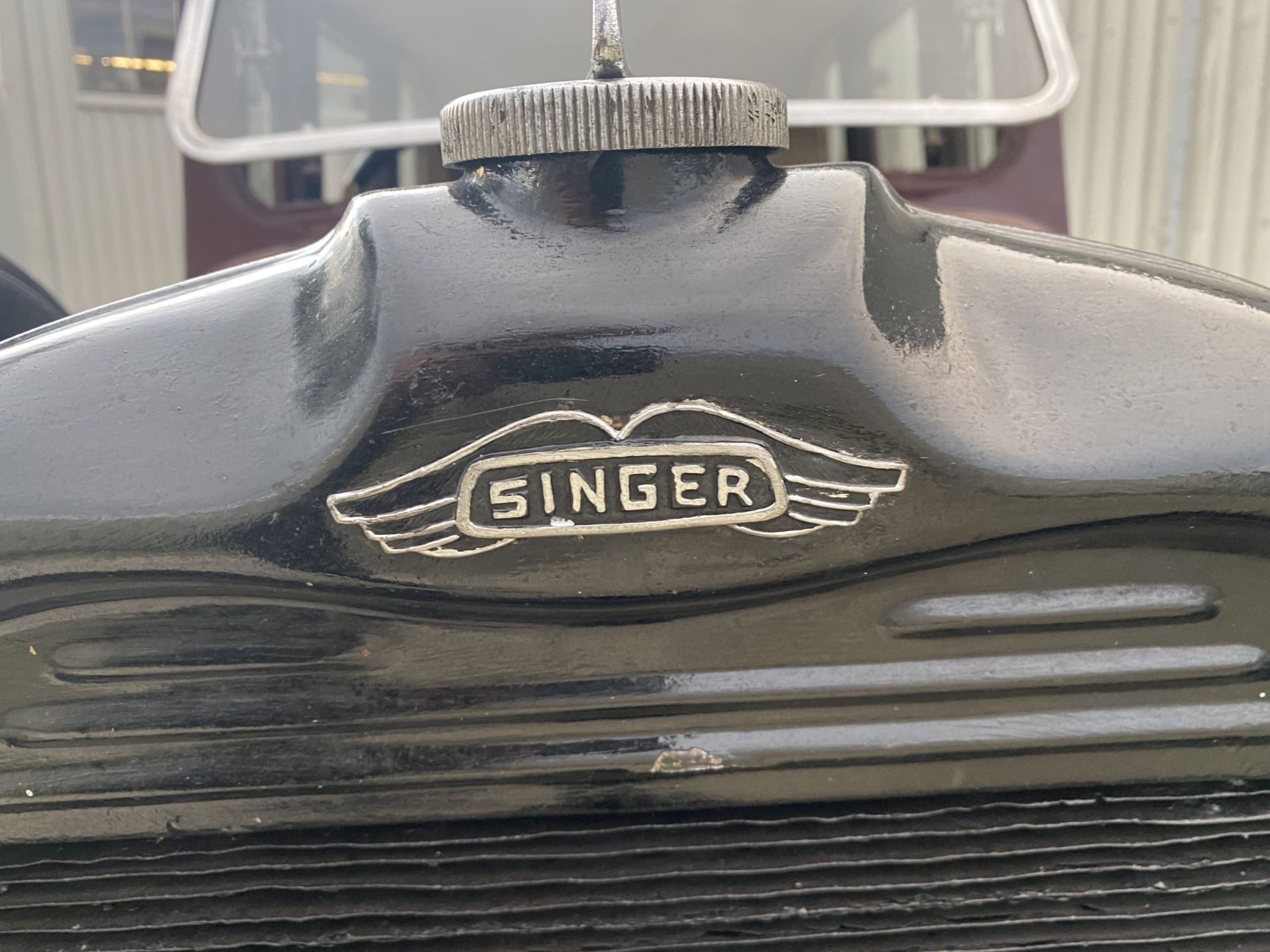 Singer Junior - Image 10 of 27