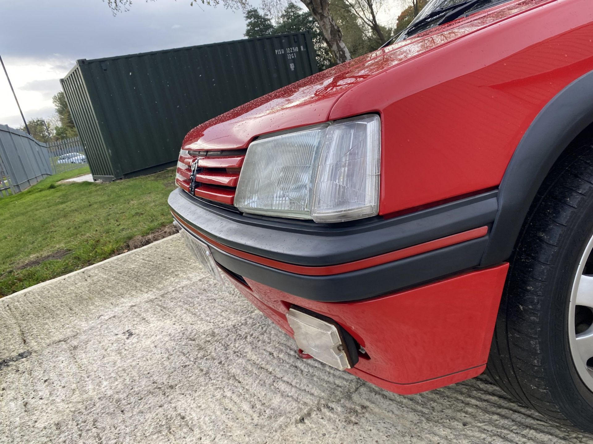 Peugeot 205 GTI 1.9 - Image 19 of 40