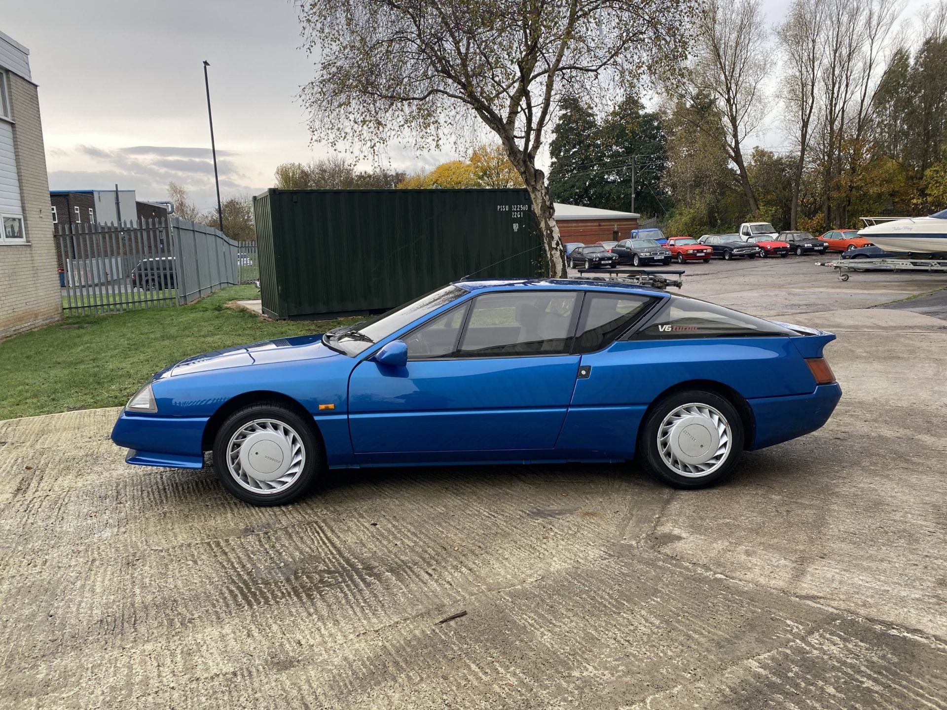 Renault Alpine GTA Turbo - Image 11 of 53