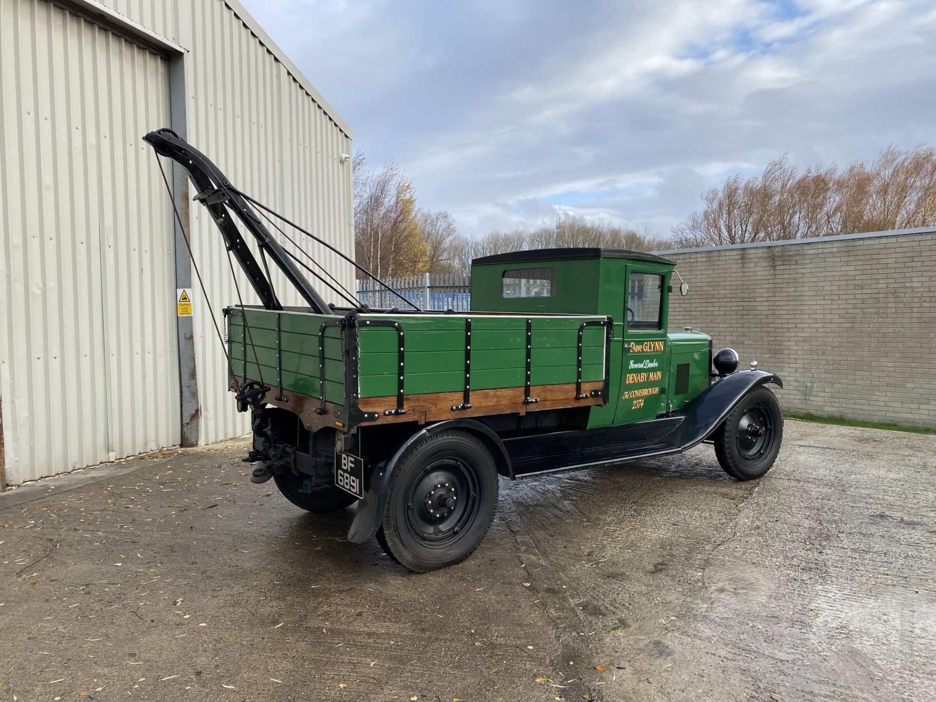 Chevrolet Recovery Truck - Image 5 of 40