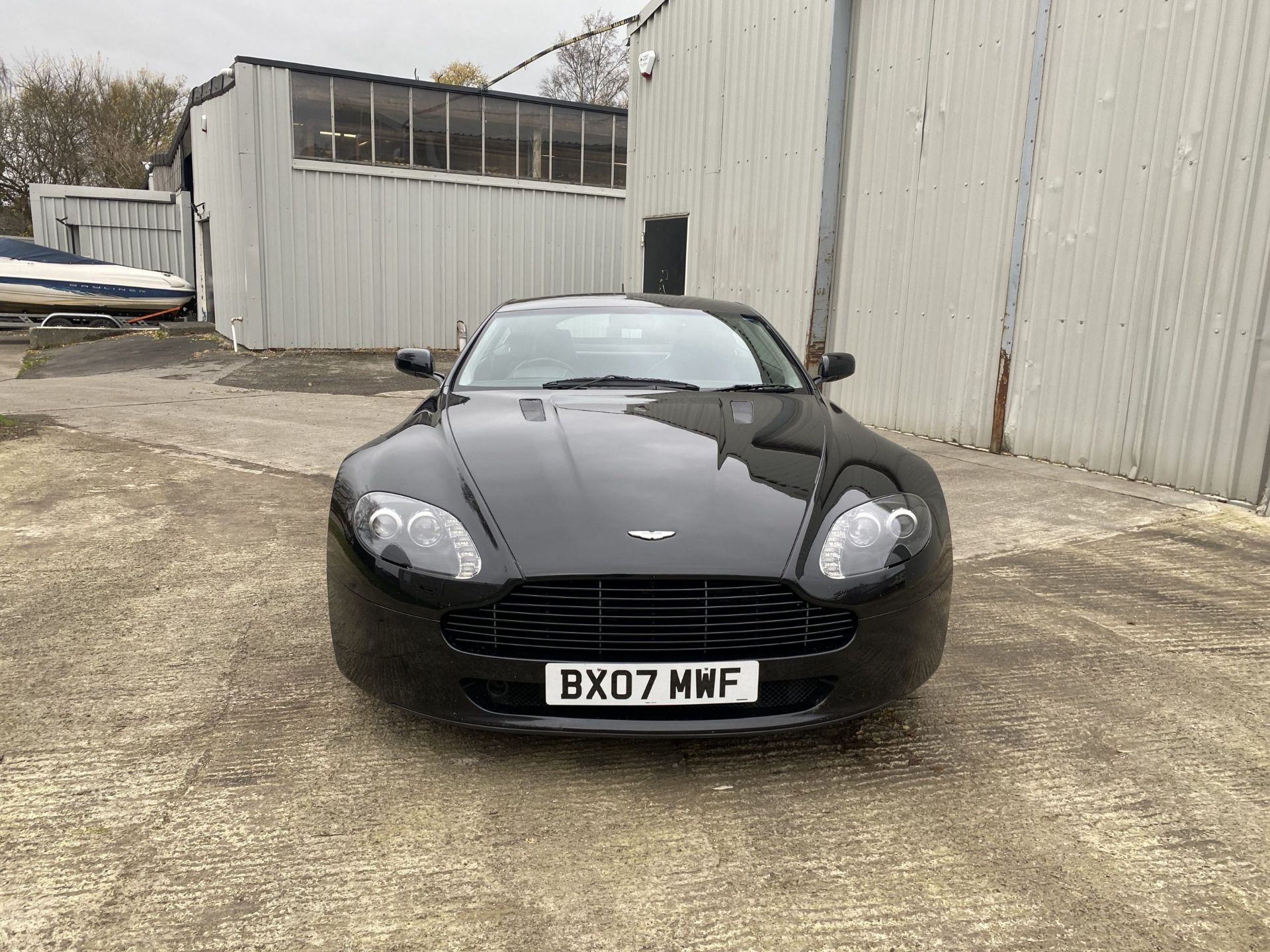 Aston Martin Vantage - Image 14 of 47