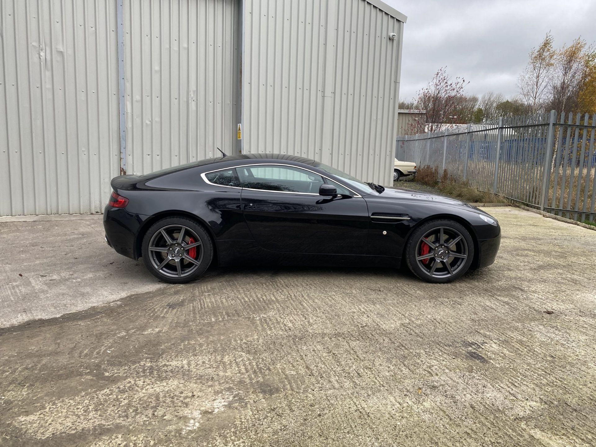 Aston Martin Vantage - Image 6 of 47