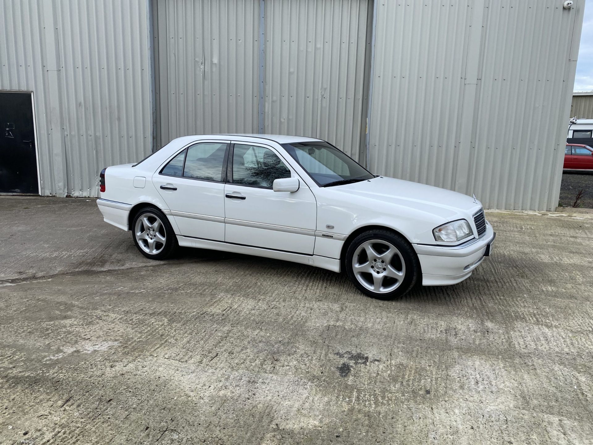 Mercedes-Benz C240 - Image 4 of 45