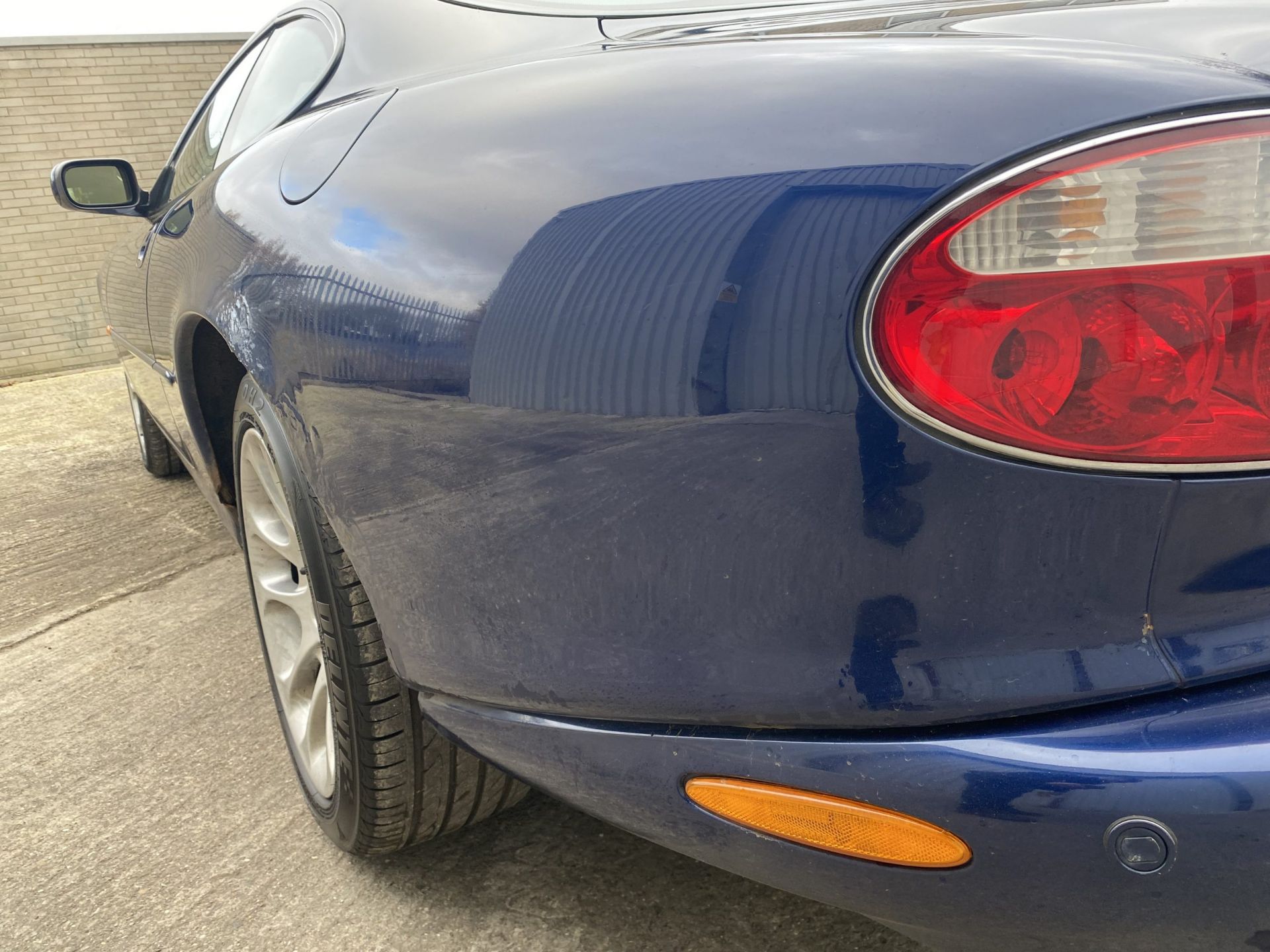 Jaguar XKR - Image 19 of 43