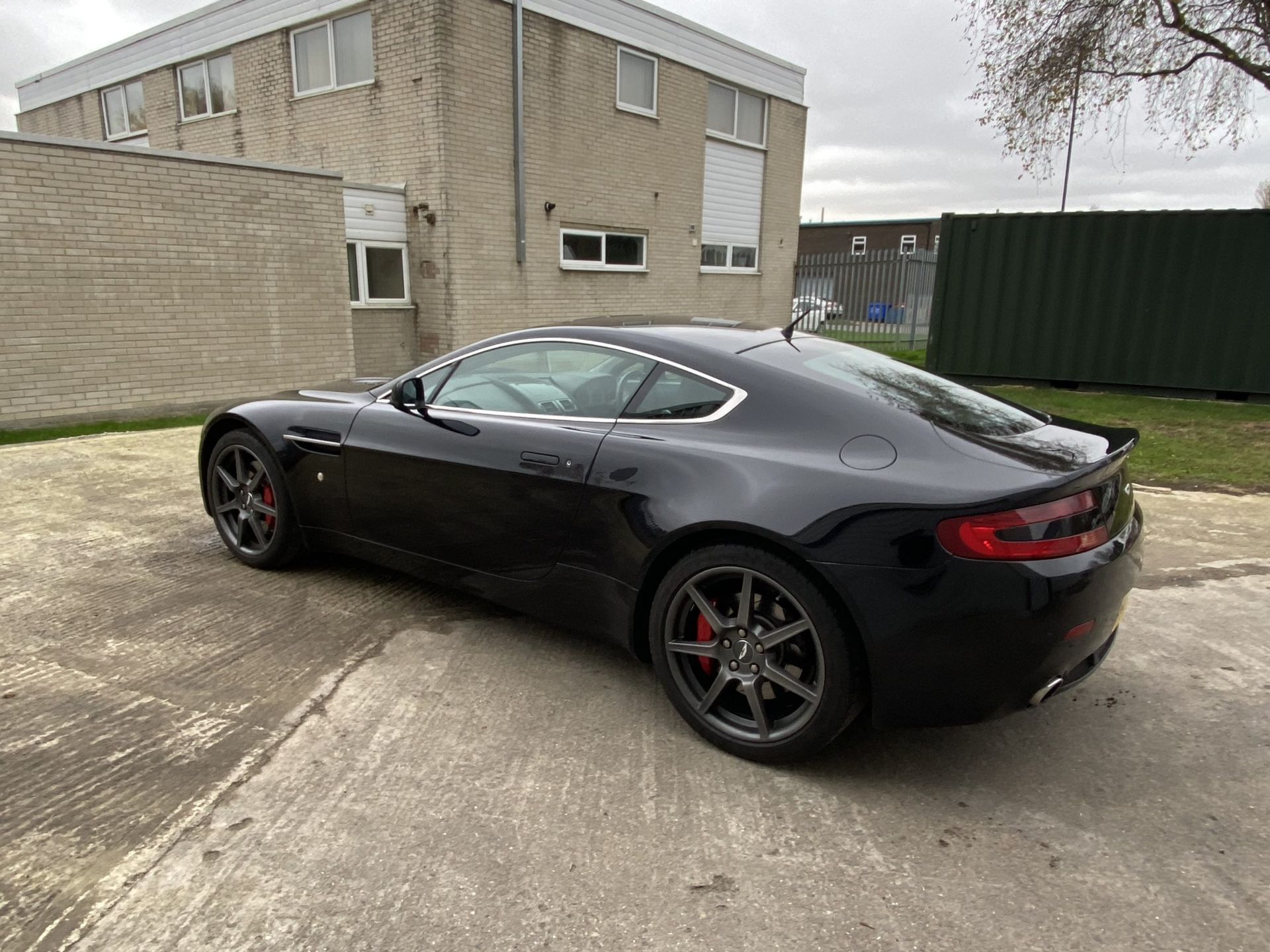 Aston Martin Vantage - Image 9 of 47