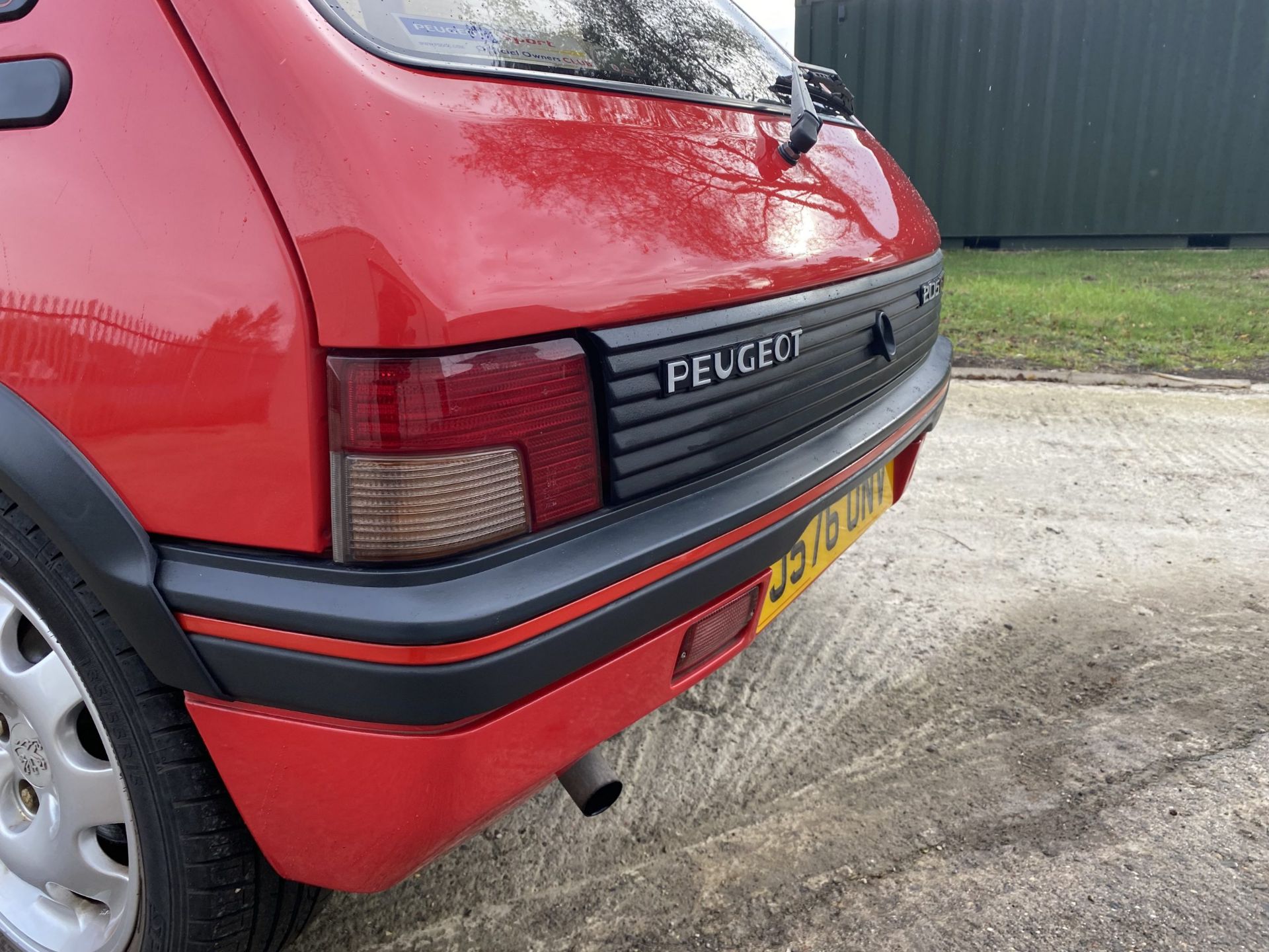 Peugeot 205 GTI 1.9 - Image 16 of 40