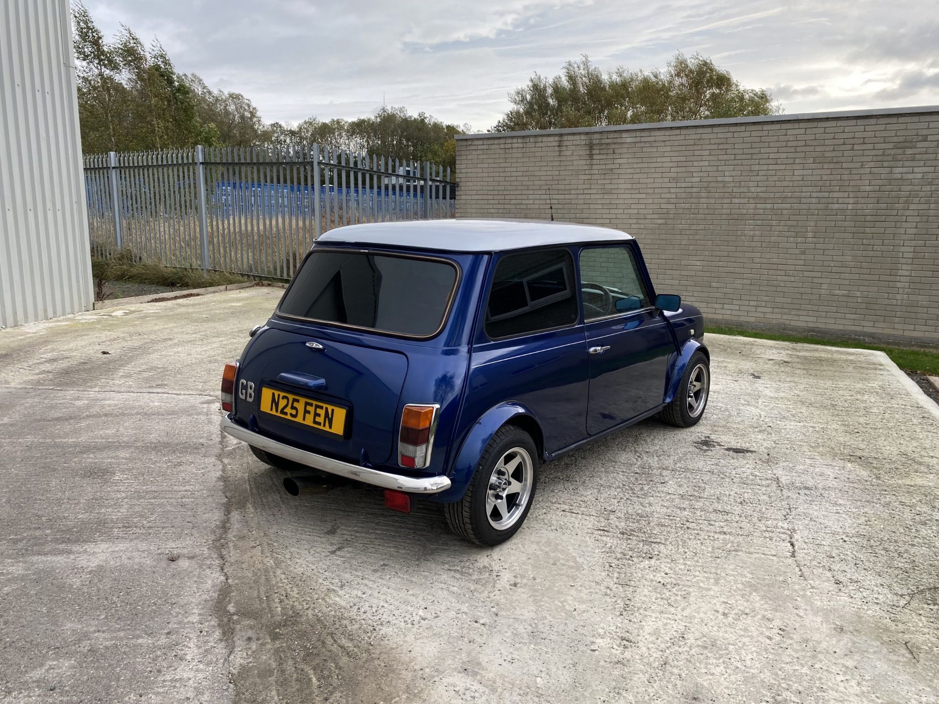 Rover Mini 1.3 Mayfair - Image 3 of 39