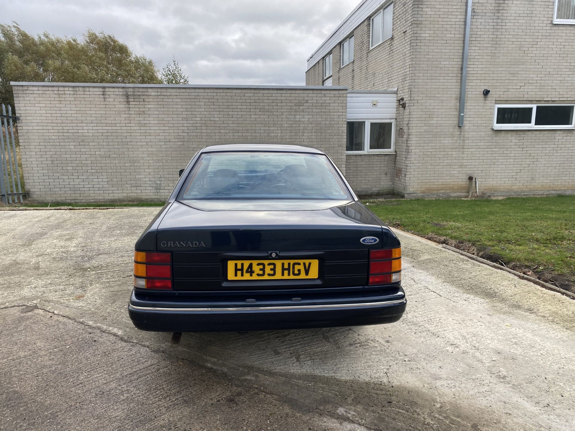 Ford Granada 2.0 GL - Image 6 of 40