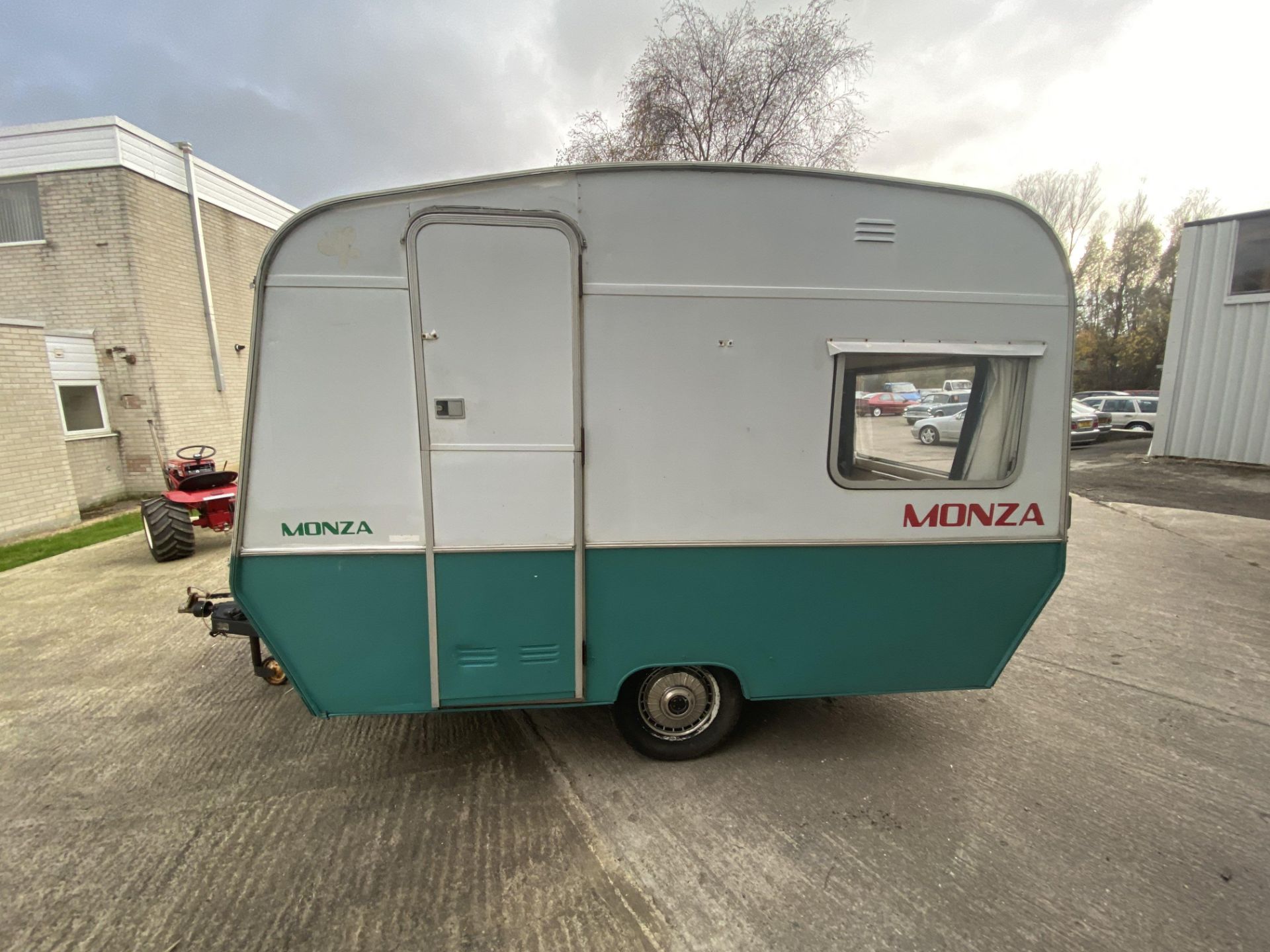 Monza Caravan - Image 11 of 23