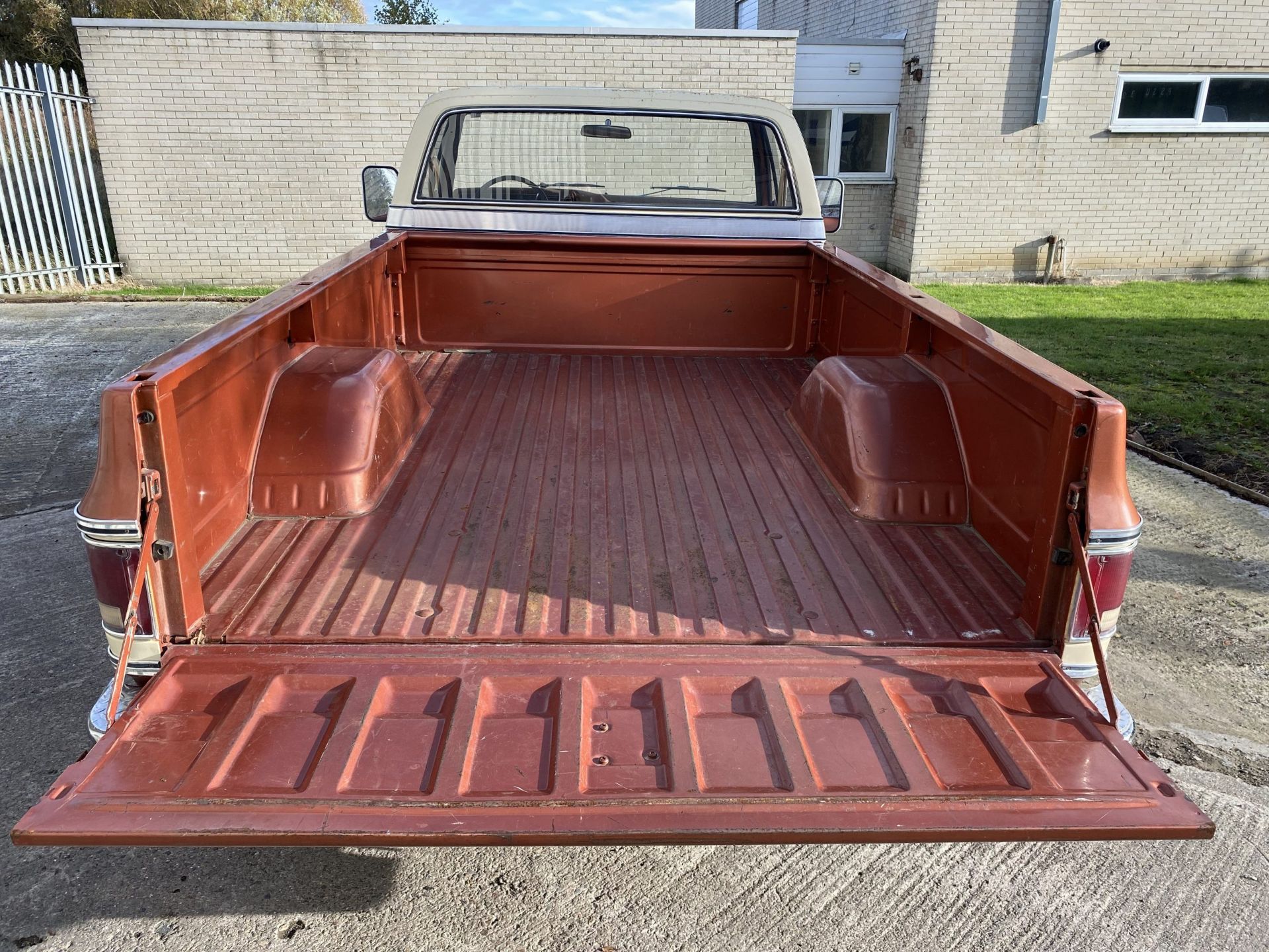 Chevrolet C10 Scottsdale - Image 33 of 51