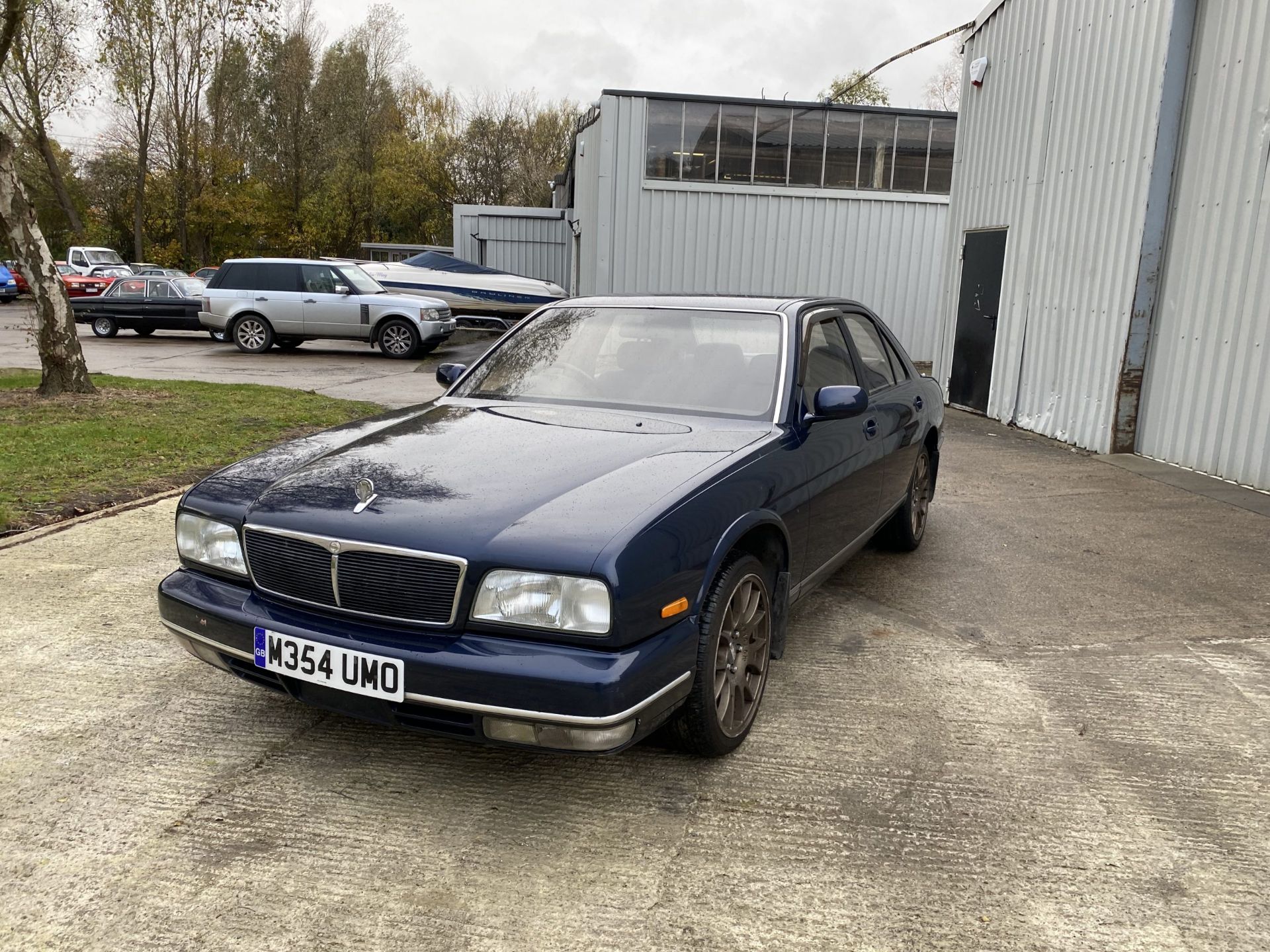 Nissan Cedric - Image 3 of 50