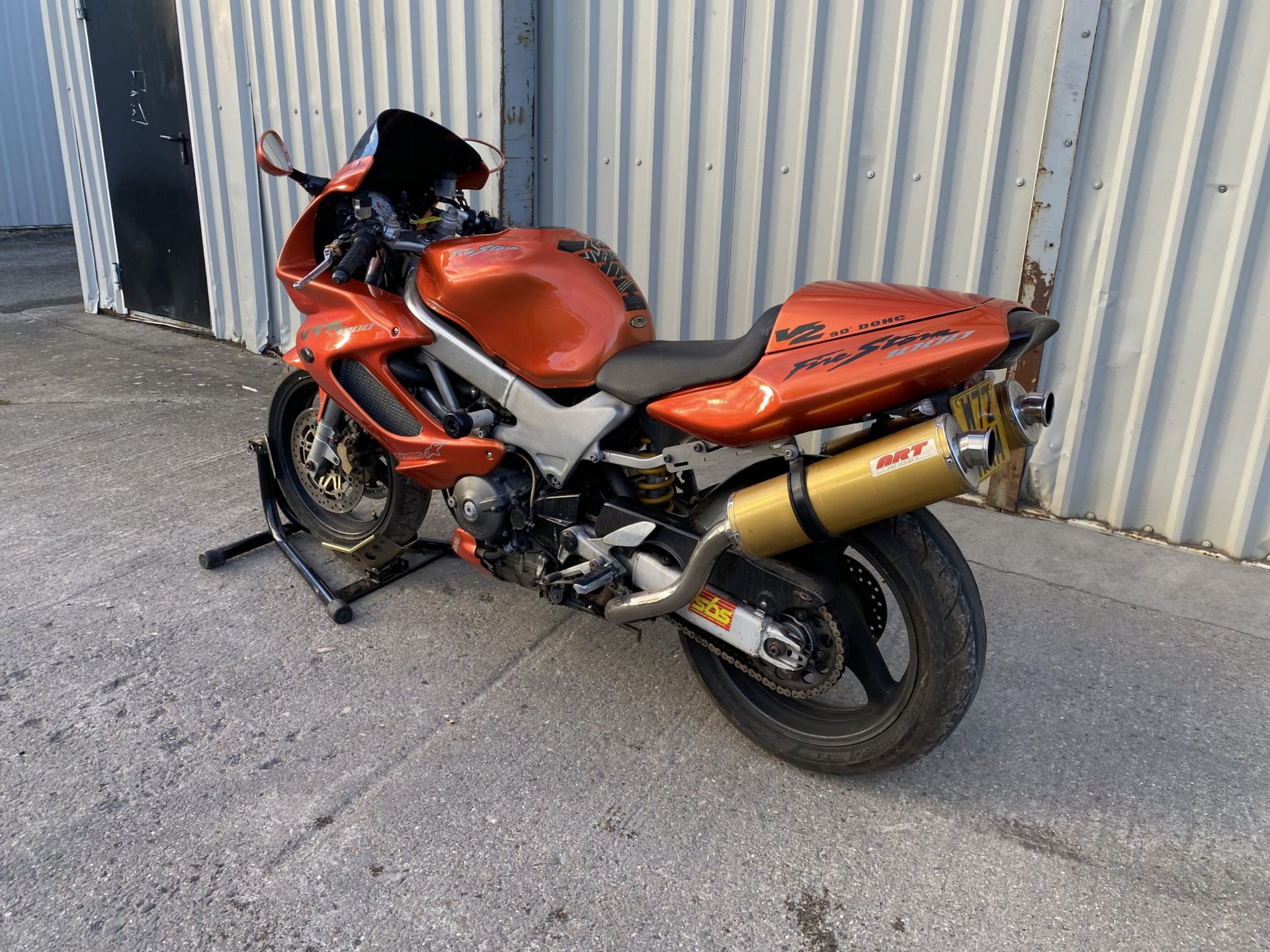 Honda VTR 1000 - Image 12 of 28