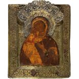 Gottesmutter von Wladimir (Wladimirskaja) mit Riza und Silbernimbus