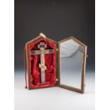 Silberkruzifix mit Cloisonné-Email