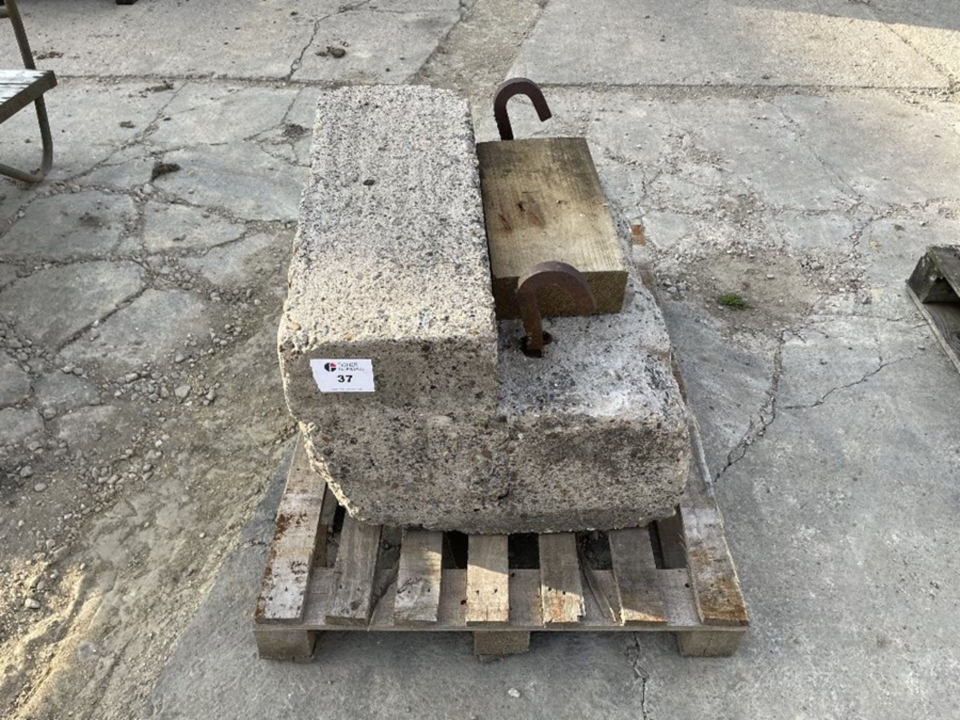 Concrete weight block