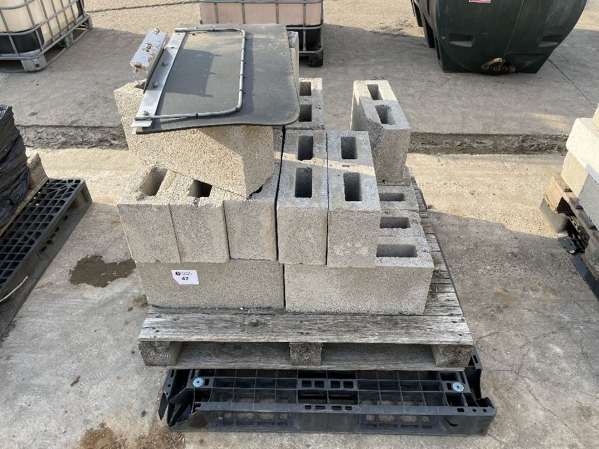 Qty Concrete blocks