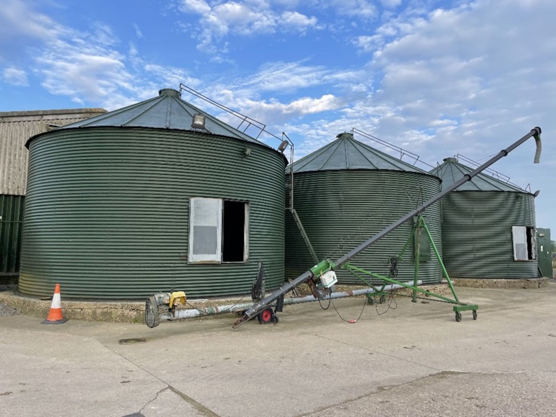 3 x 160 tonne grain bin - Image 2 of 3