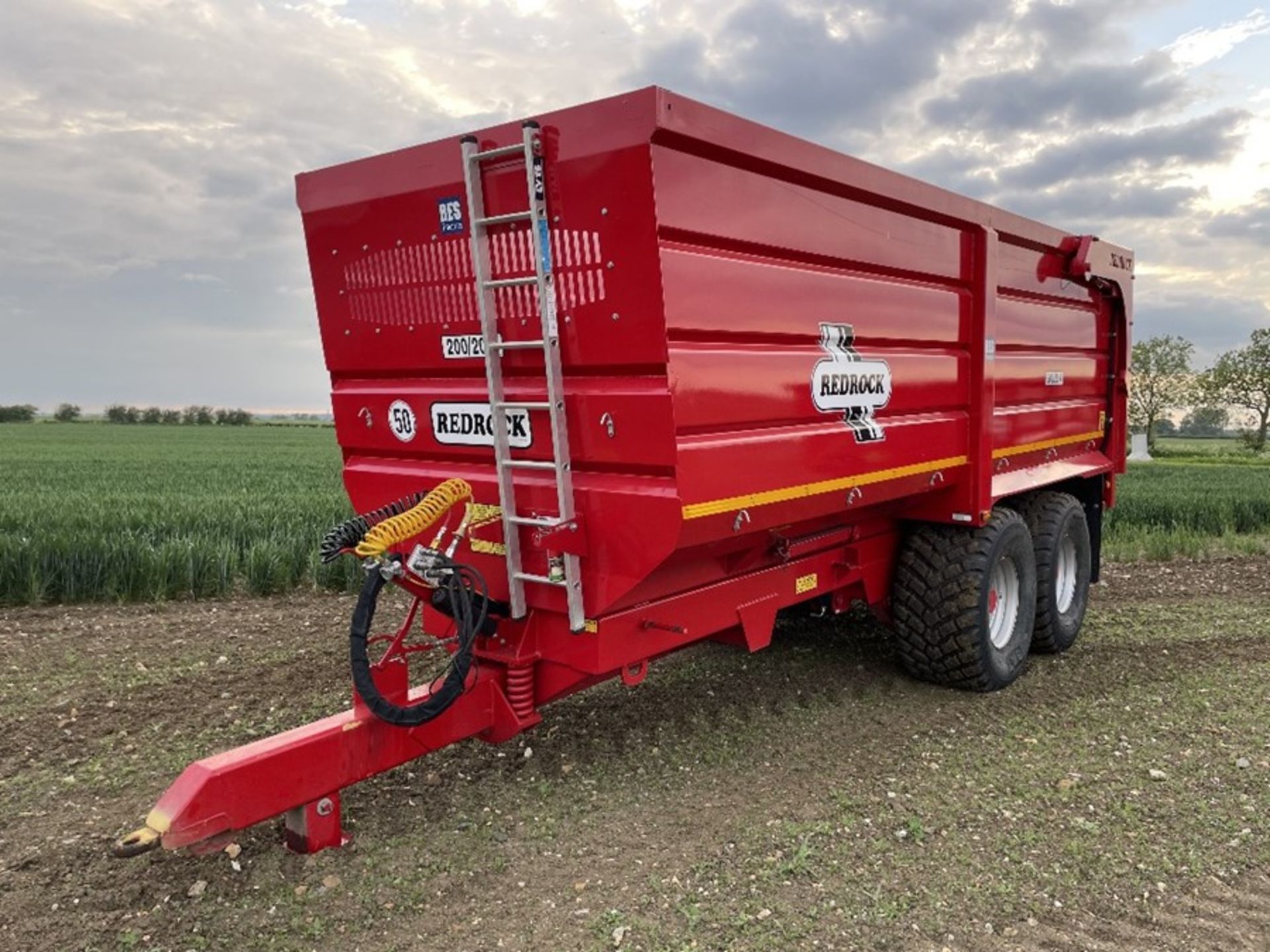 2019 Redrock 200/20.0 grain trailer