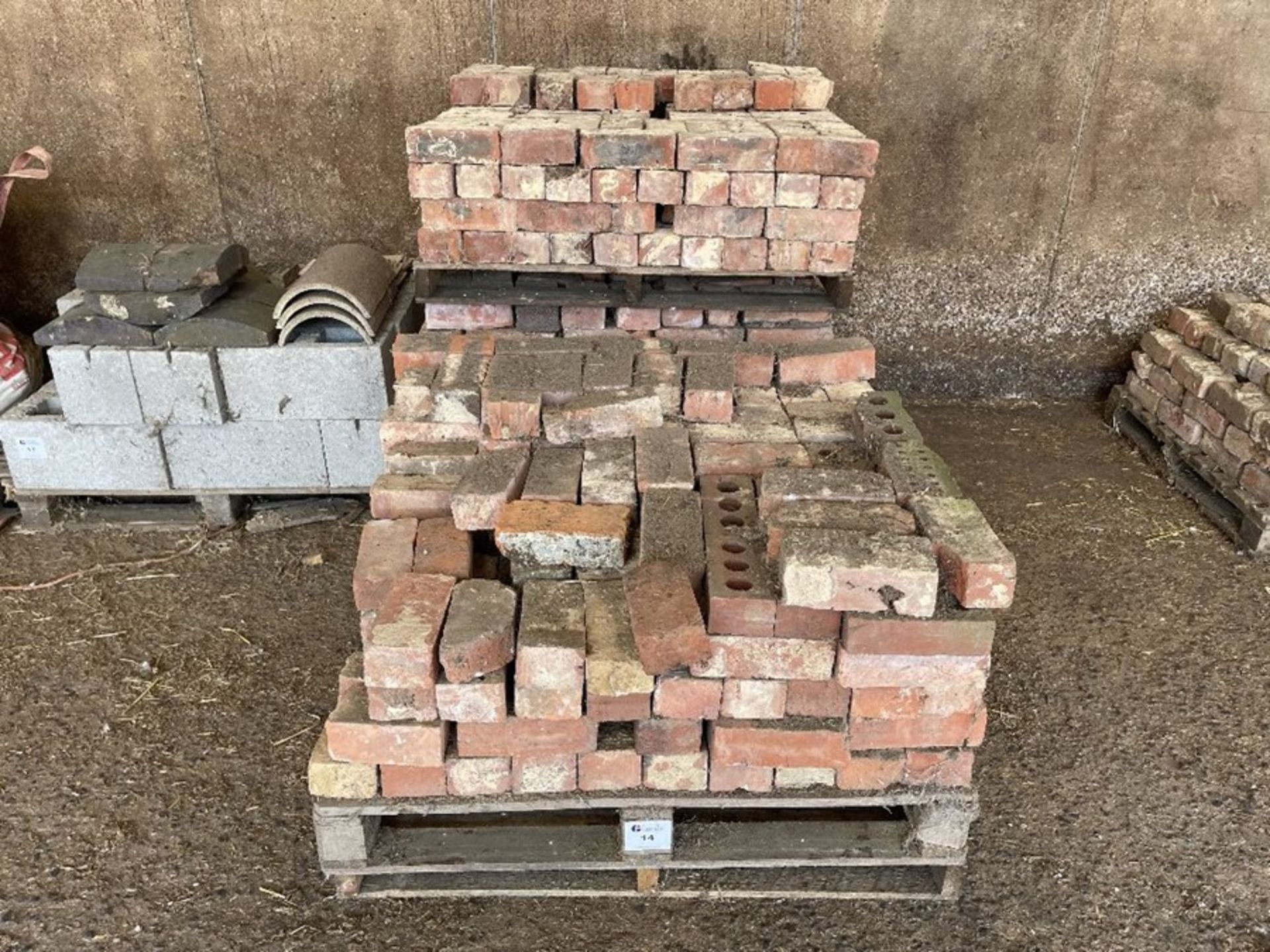 3 x Pallets red bricks - Image 3 of 3