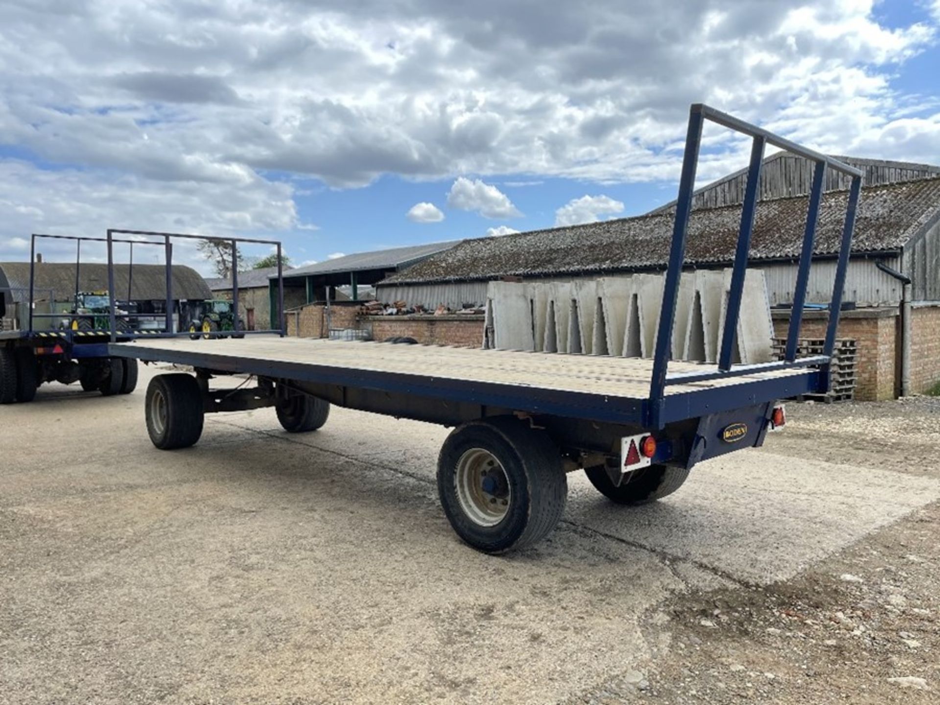 Boden 28ft turntable bale trailer - Image 2 of 8