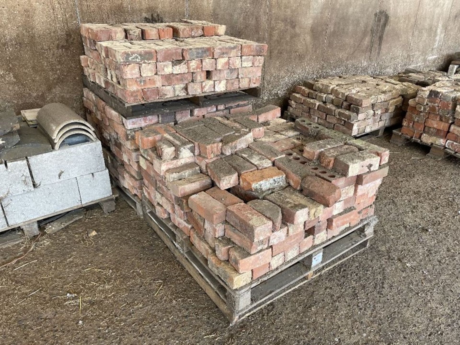 3 x Pallets red bricks