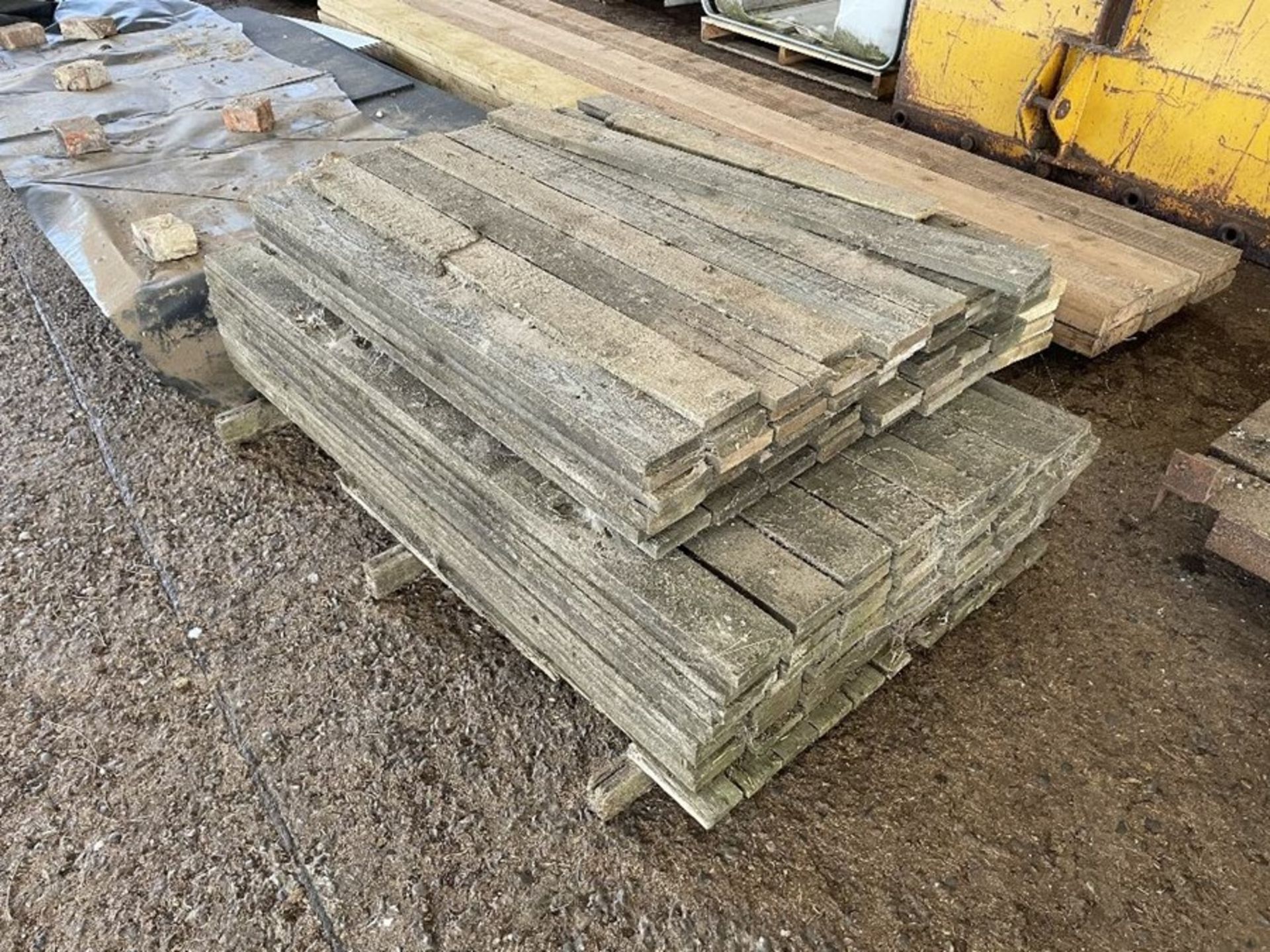 Qty Sawn timber lengths 4' x 1' - Image 3 of 3