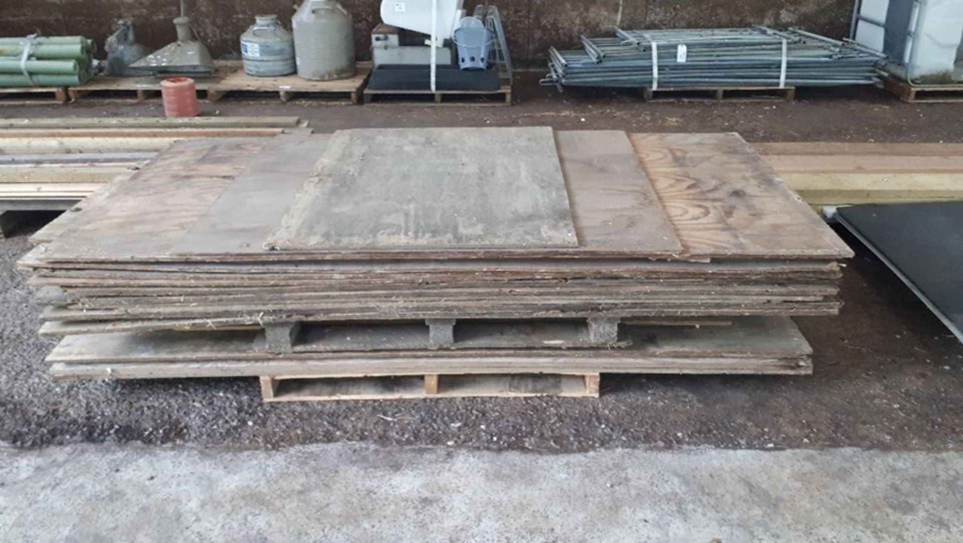 2 x Pallets plywood sheets - Image 2 of 2