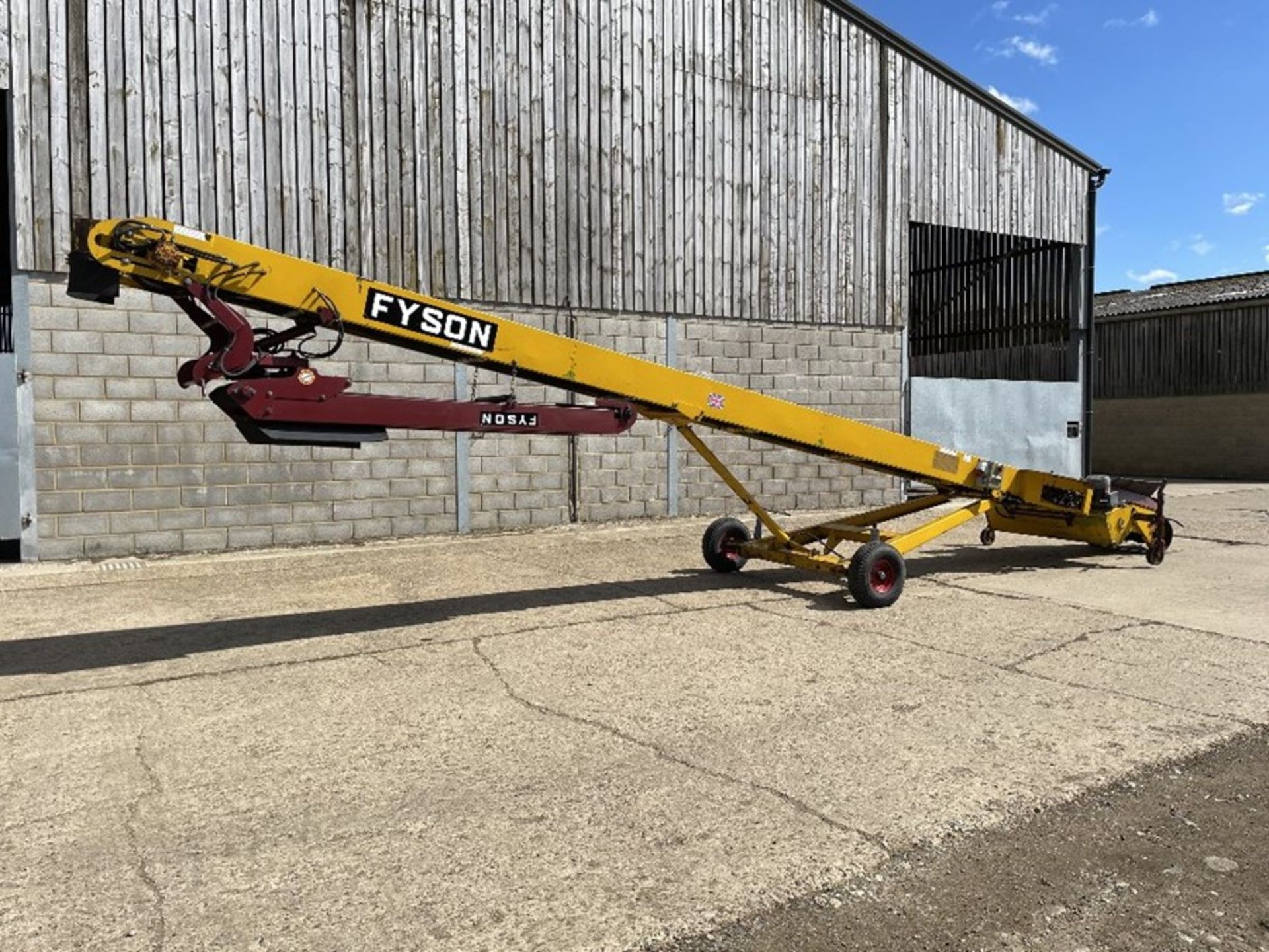 Fyson grain and potato elevator - Image 3 of 10