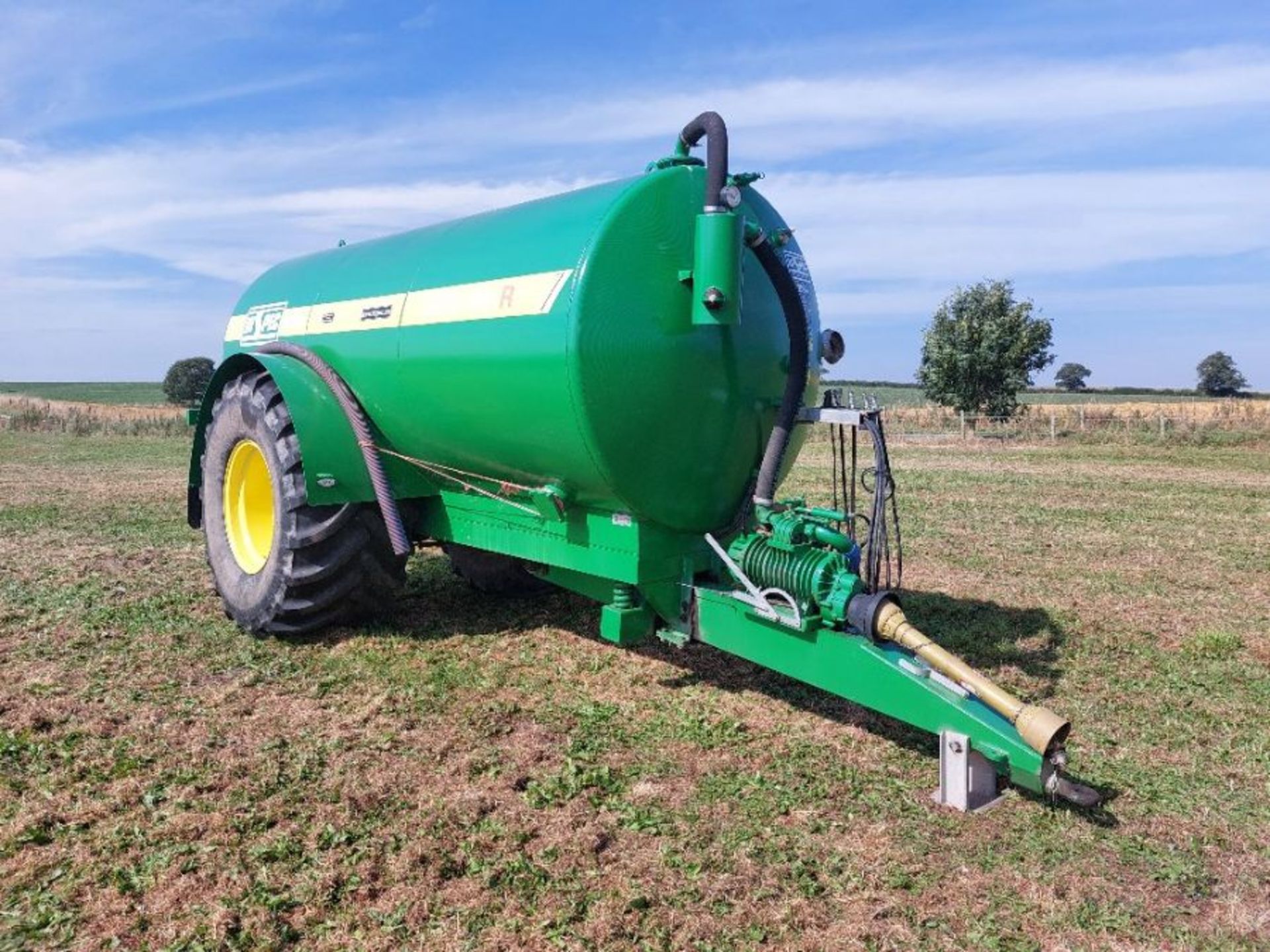 Hi-Spec 2600 SA-R vacuum tanker