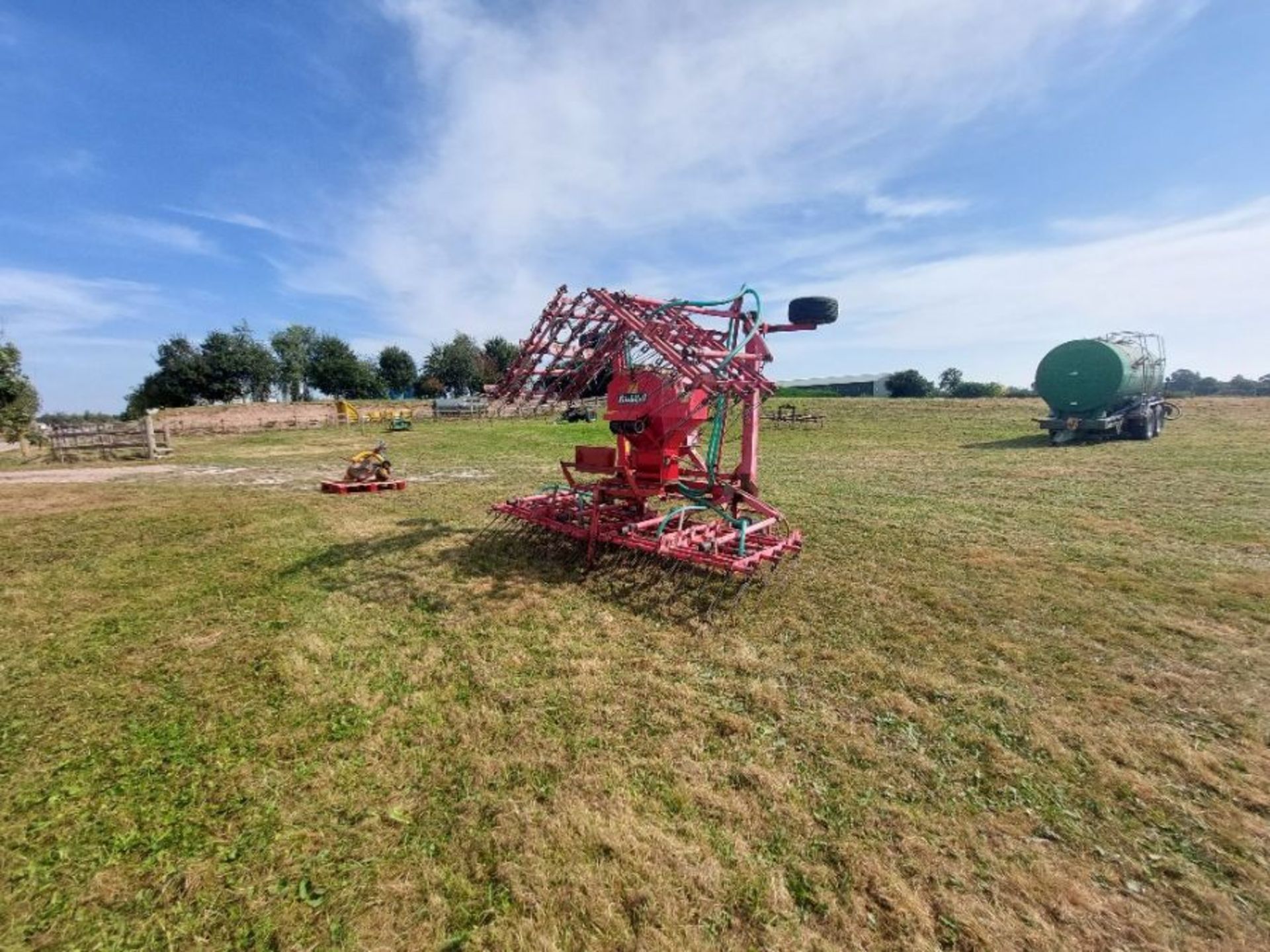 Einböck comb harrow with Pneumatic Star 600 air seeder - Image 3 of 3