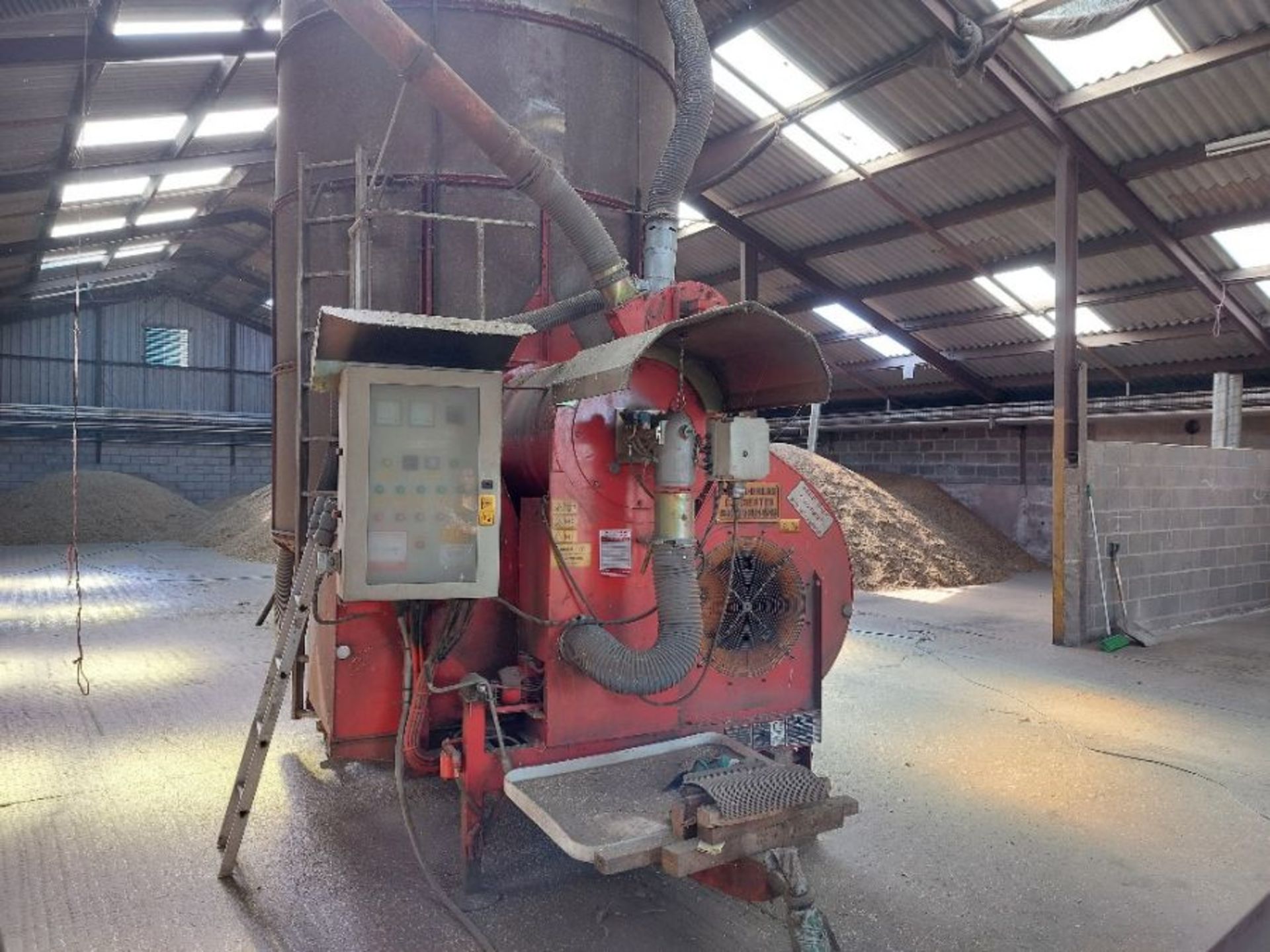 Master Driers Junior 100E batch grain drier - Image 2 of 2