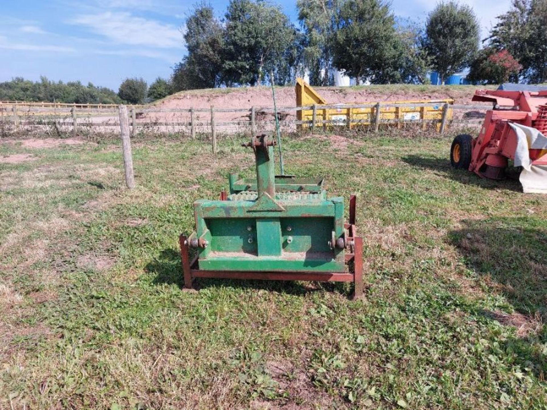 John Deere wafer weights and frame - Image 3 of 3