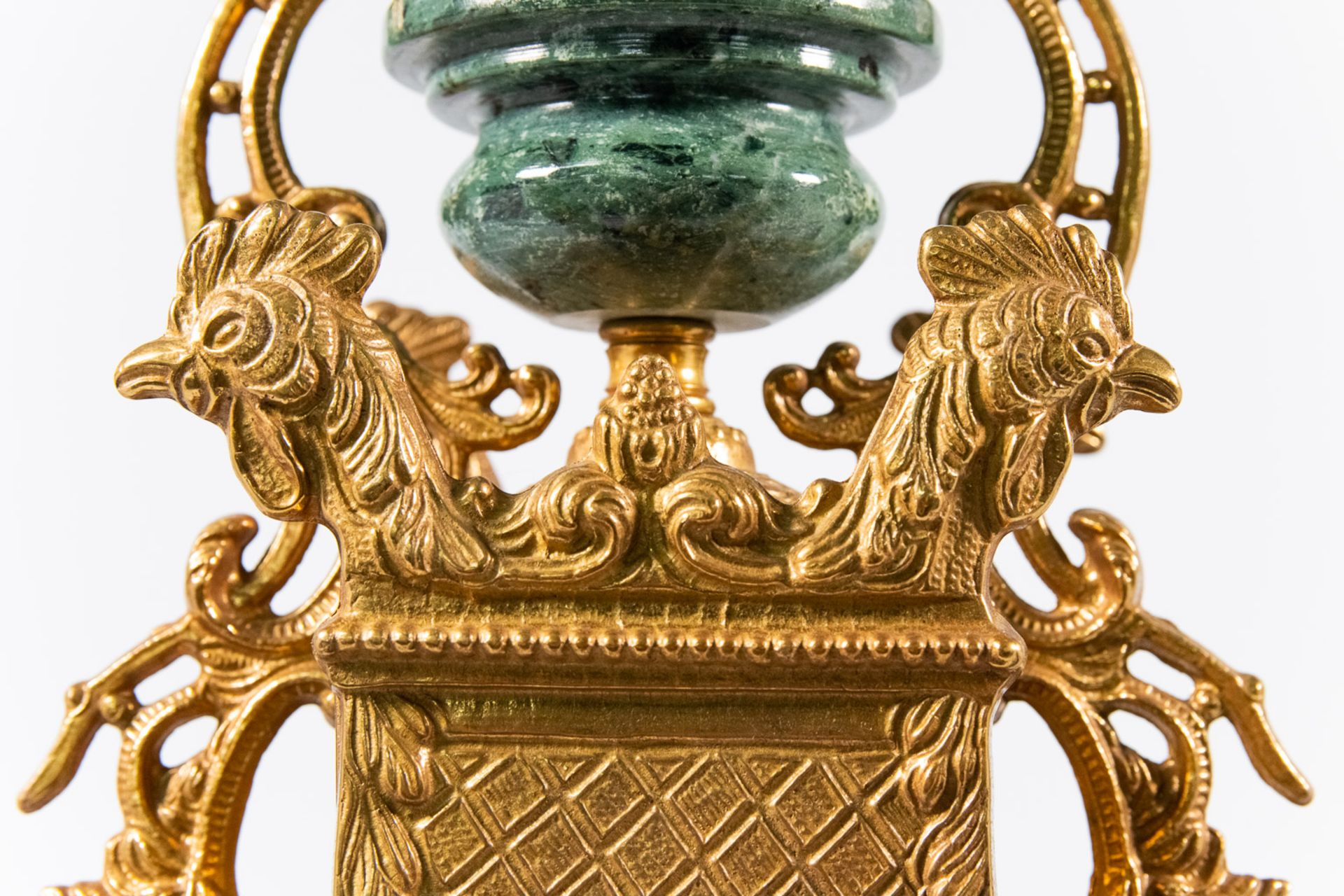 An Empire style 3-piece mantle clock with green marble and bronze. - Image 24 of 27