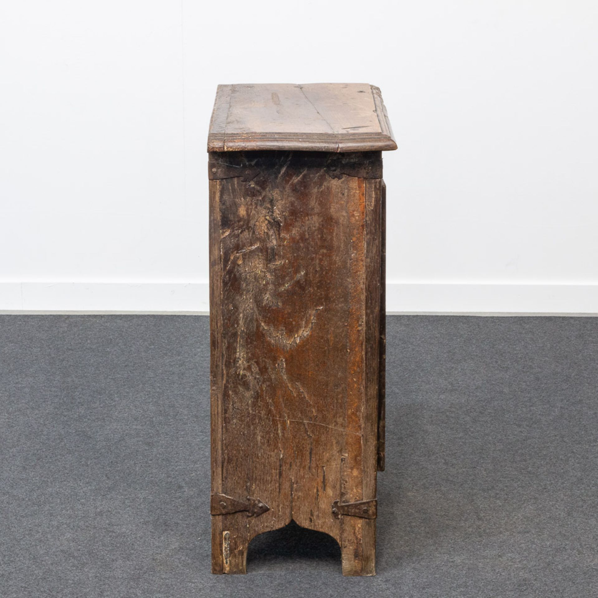 A One door cabinet, oak. - Image 2 of 25