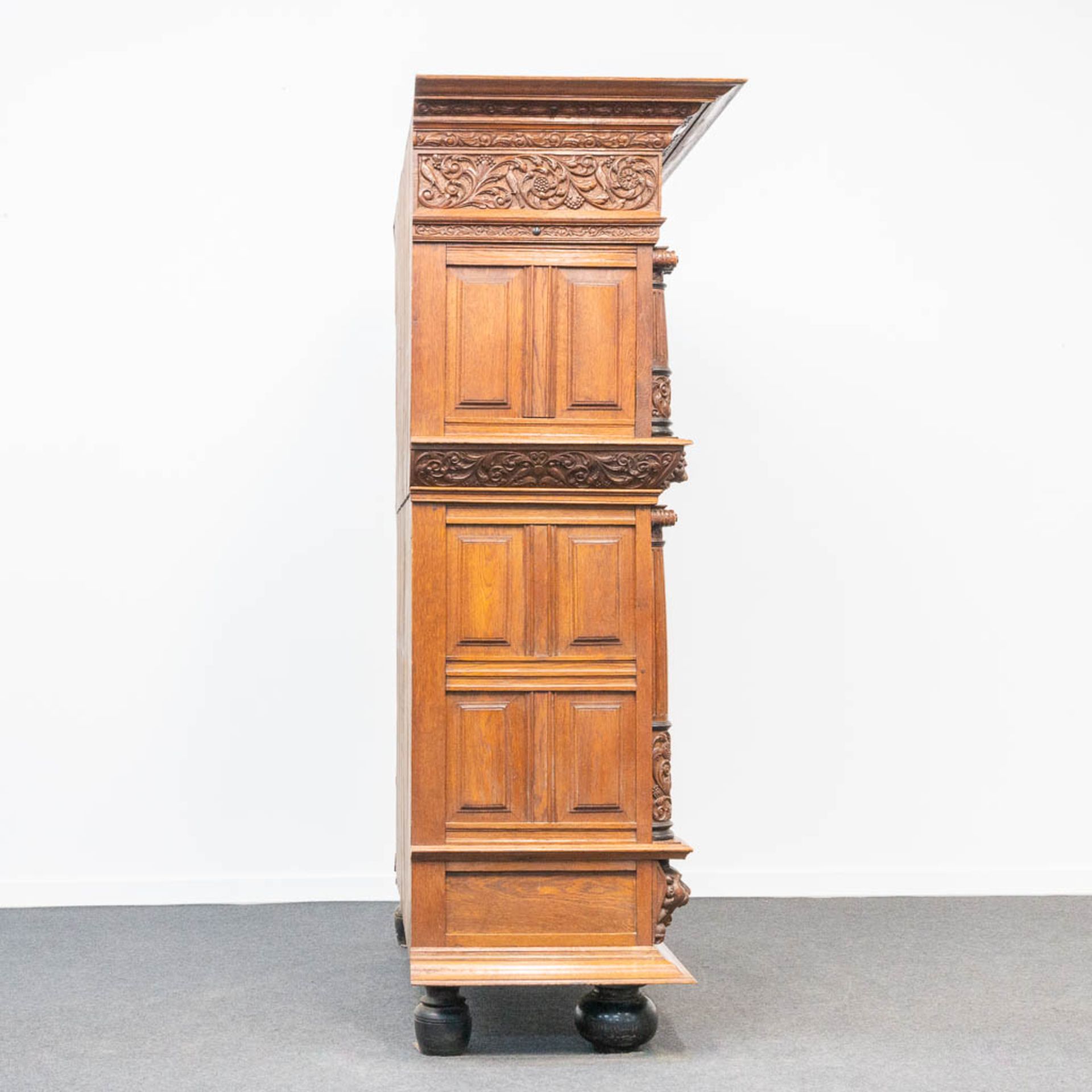 A cabinet, made in Flemish renaissance style, oak with fine sculptures, 19th century. - Image 3 of 27