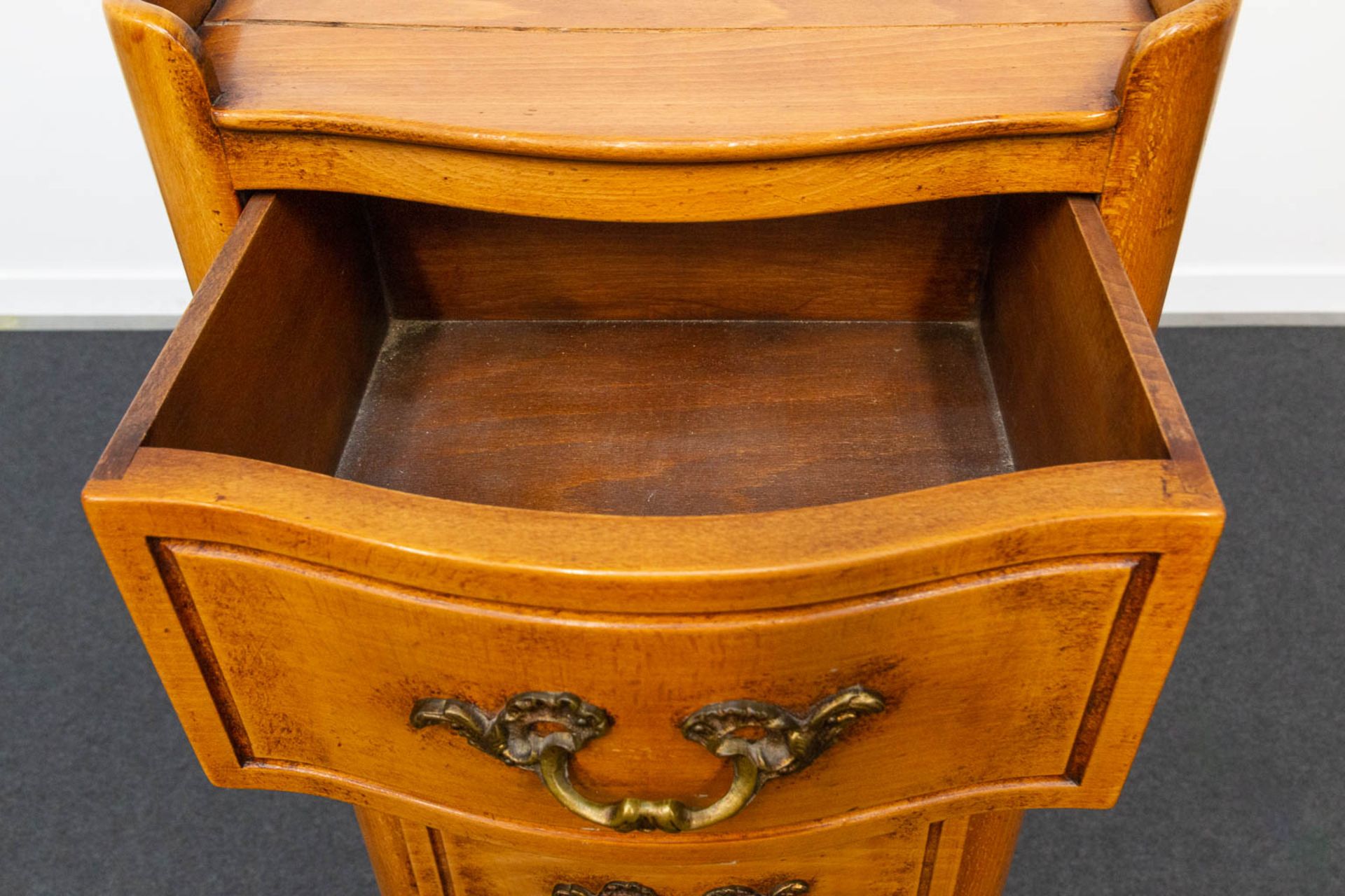 A telephone cabinet with 6 drawers. - Image 20 of 23