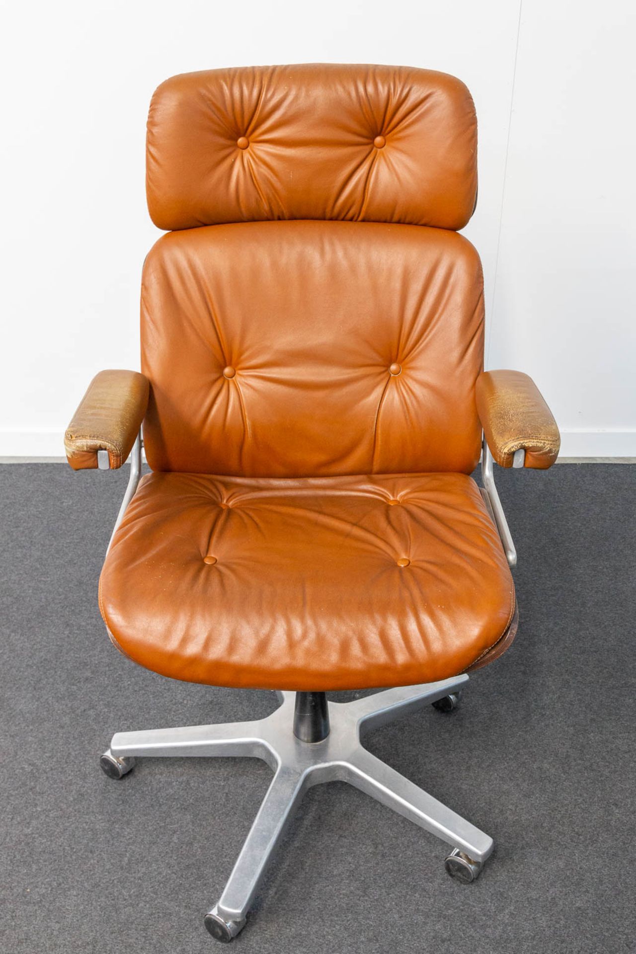 Martin STOLL (XX-XXI) A collection of 4 office chairs on wheels for Giroflex. Finished with leather - Image 20 of 22