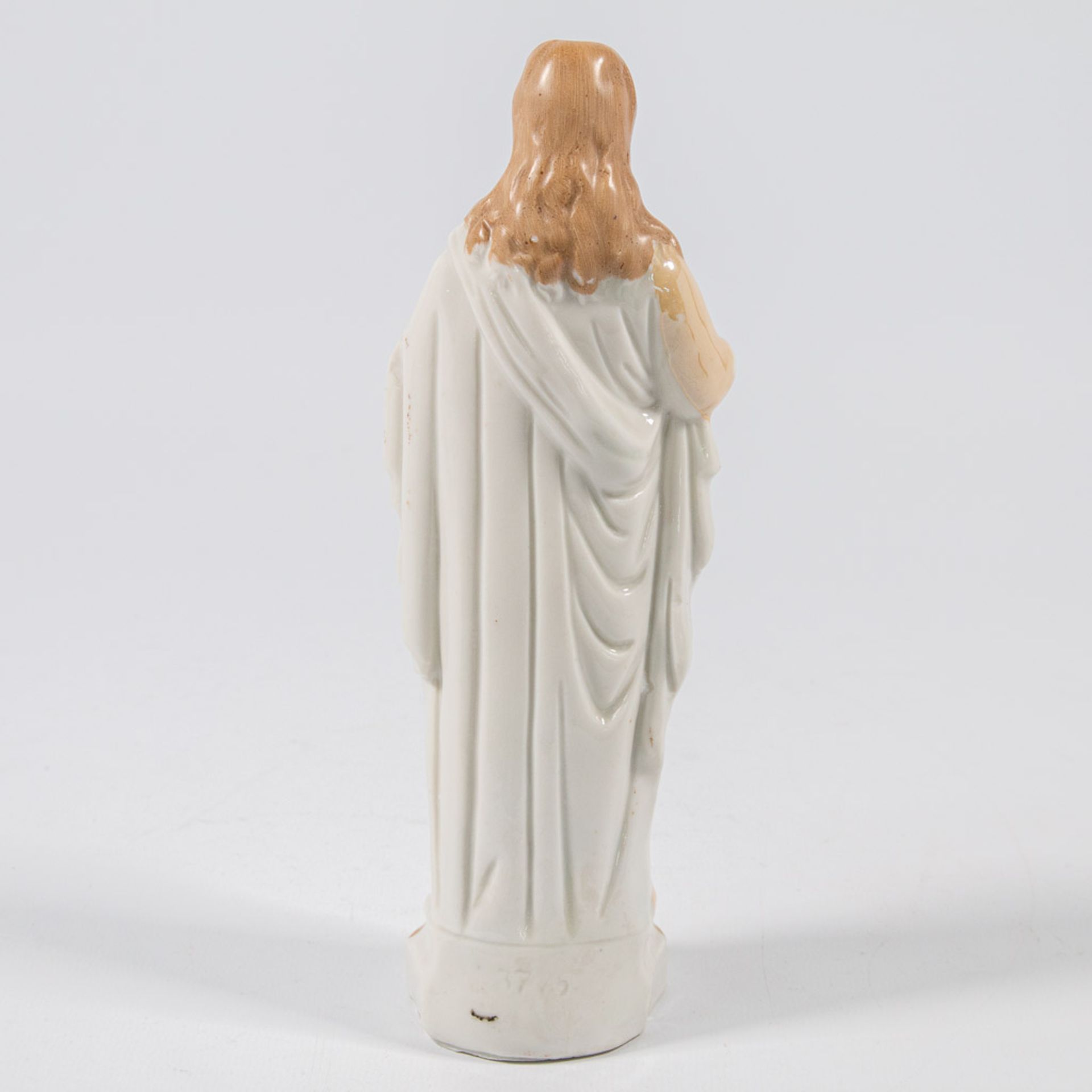 A collection of 11 bisque porcelain holy statues, Mary, Joseph, and Madonna. - Image 4 of 49