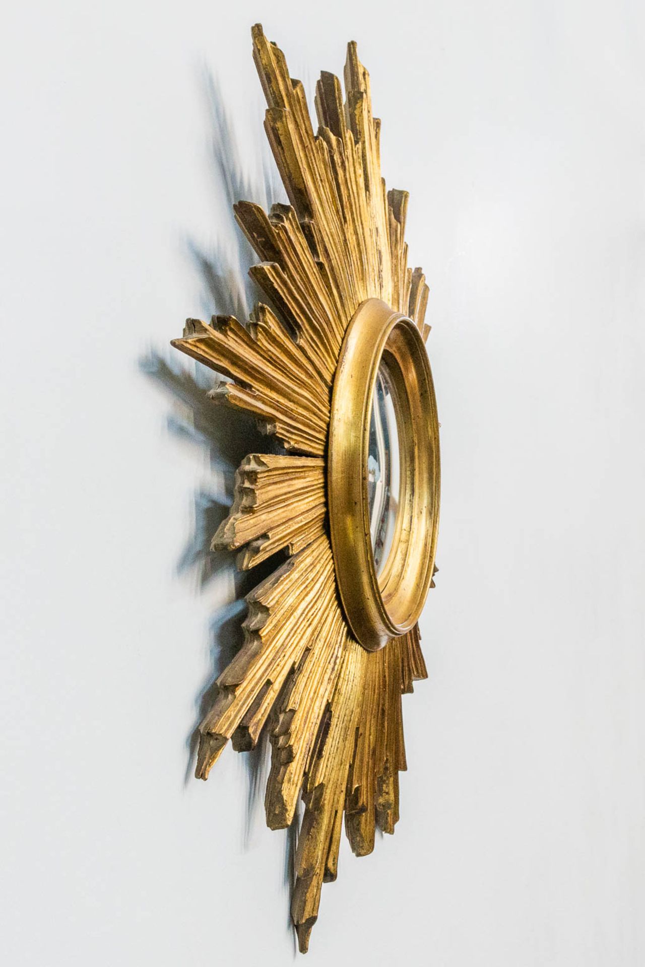 A collection of 2 sunburst mirrors, made of wood, 1960's. - Image 10 of 12