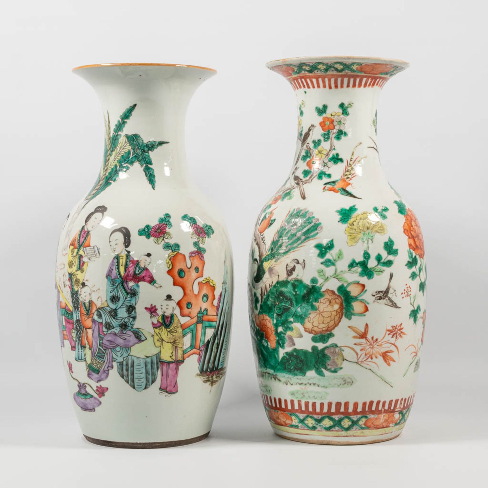 A collection of 2 Chinese vases, with decor of Ladies in court and peacocks. 19th/20th century. - Image 13 of 14