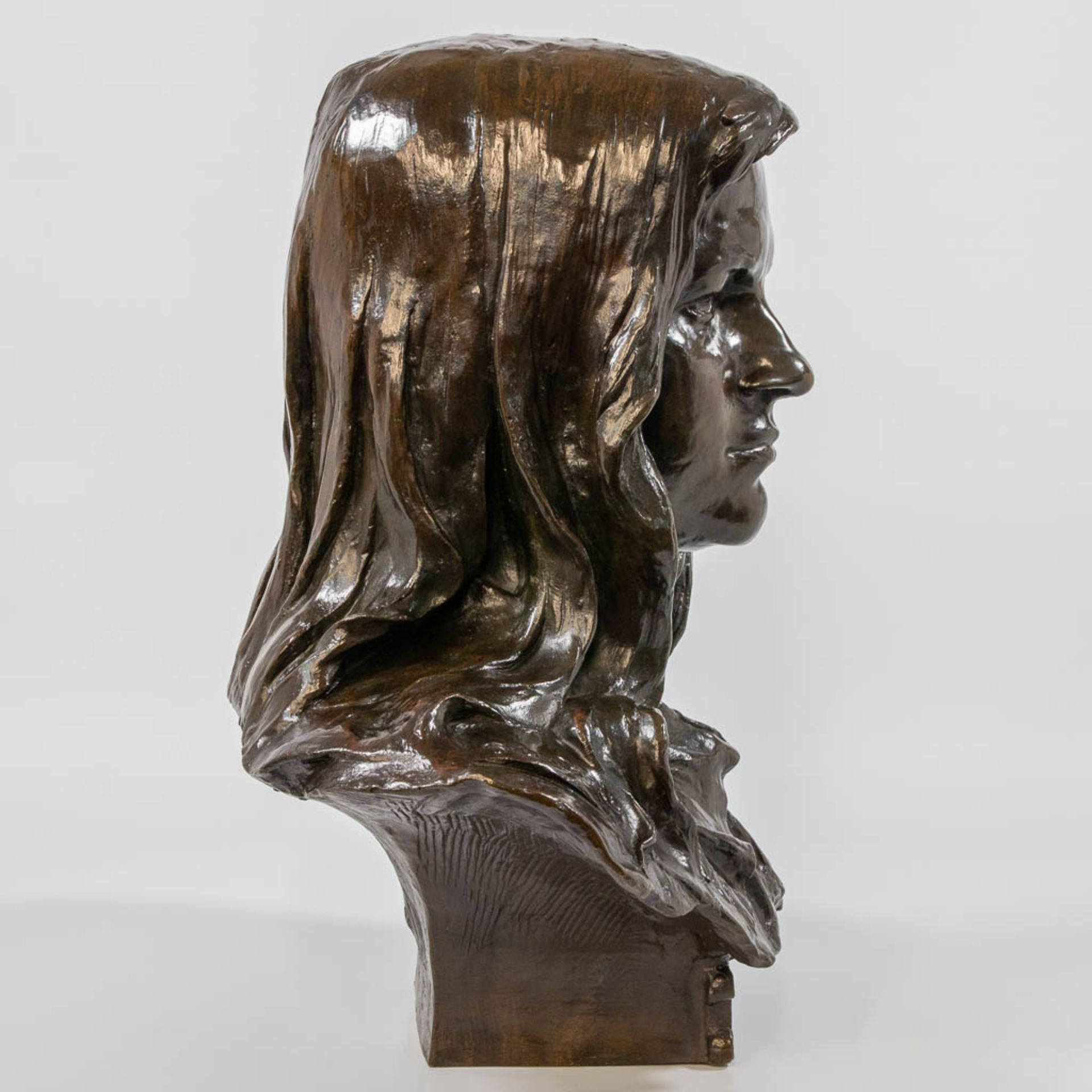 Paul DU BOIS (1858/59-1938) a bronze bust of a lady. - Bild 6 aus 12