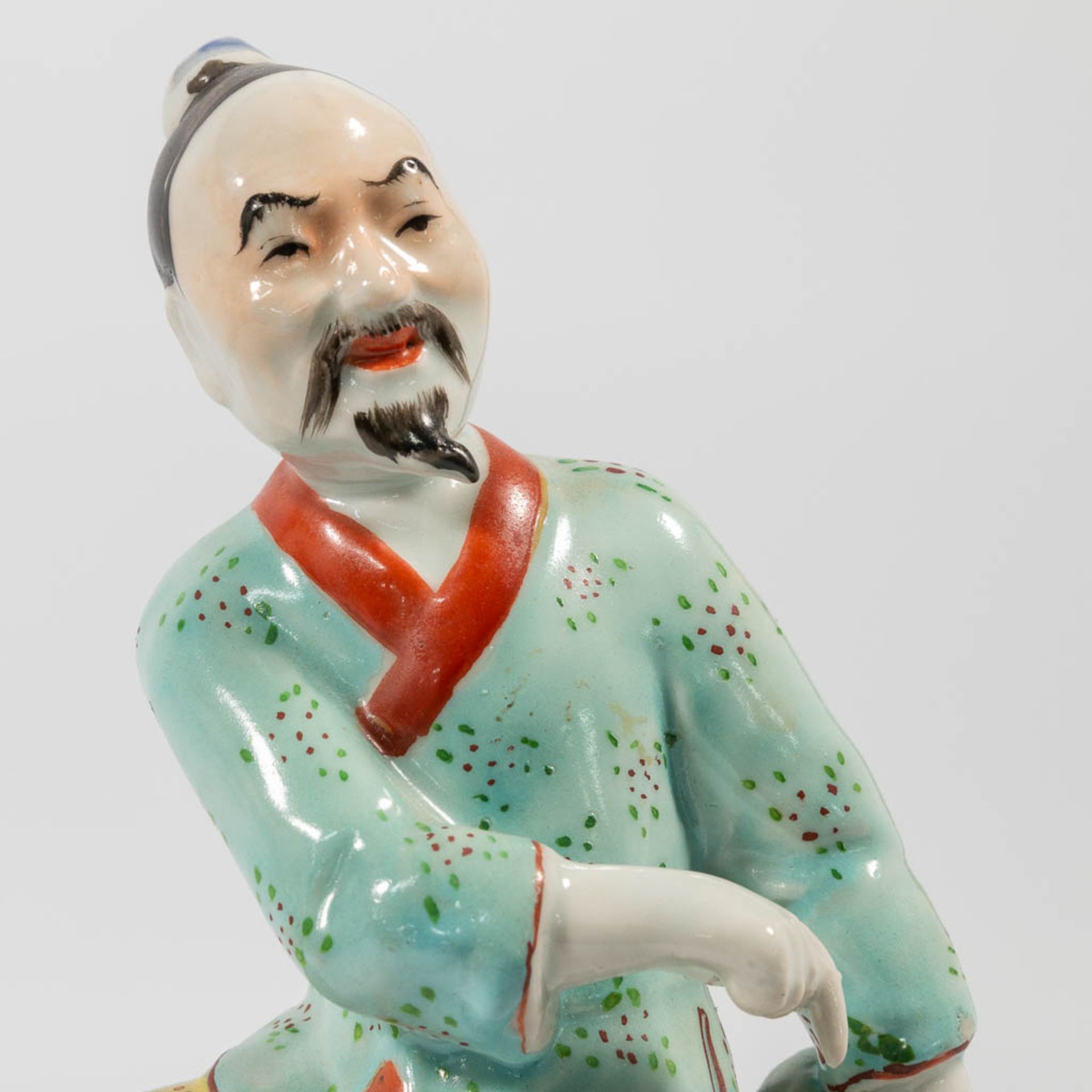A Collection of 4 Chinese immortal figurines, made of porcelain. - Image 3 of 25